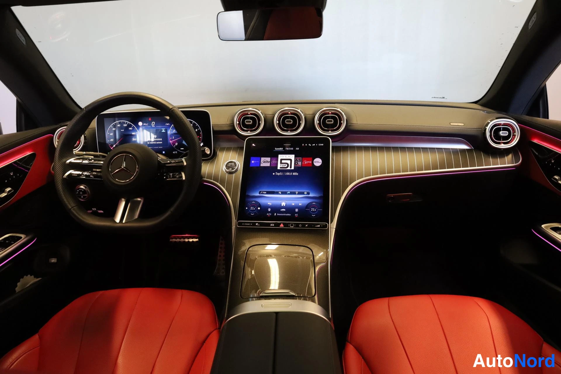 Musta Mercedes-Benz CLE 2024, ohjaamo, kuva 9