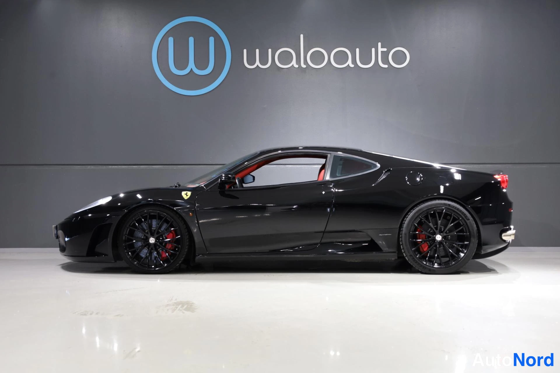 Musta Ferrari F430 2008, sivulta, kuva 6