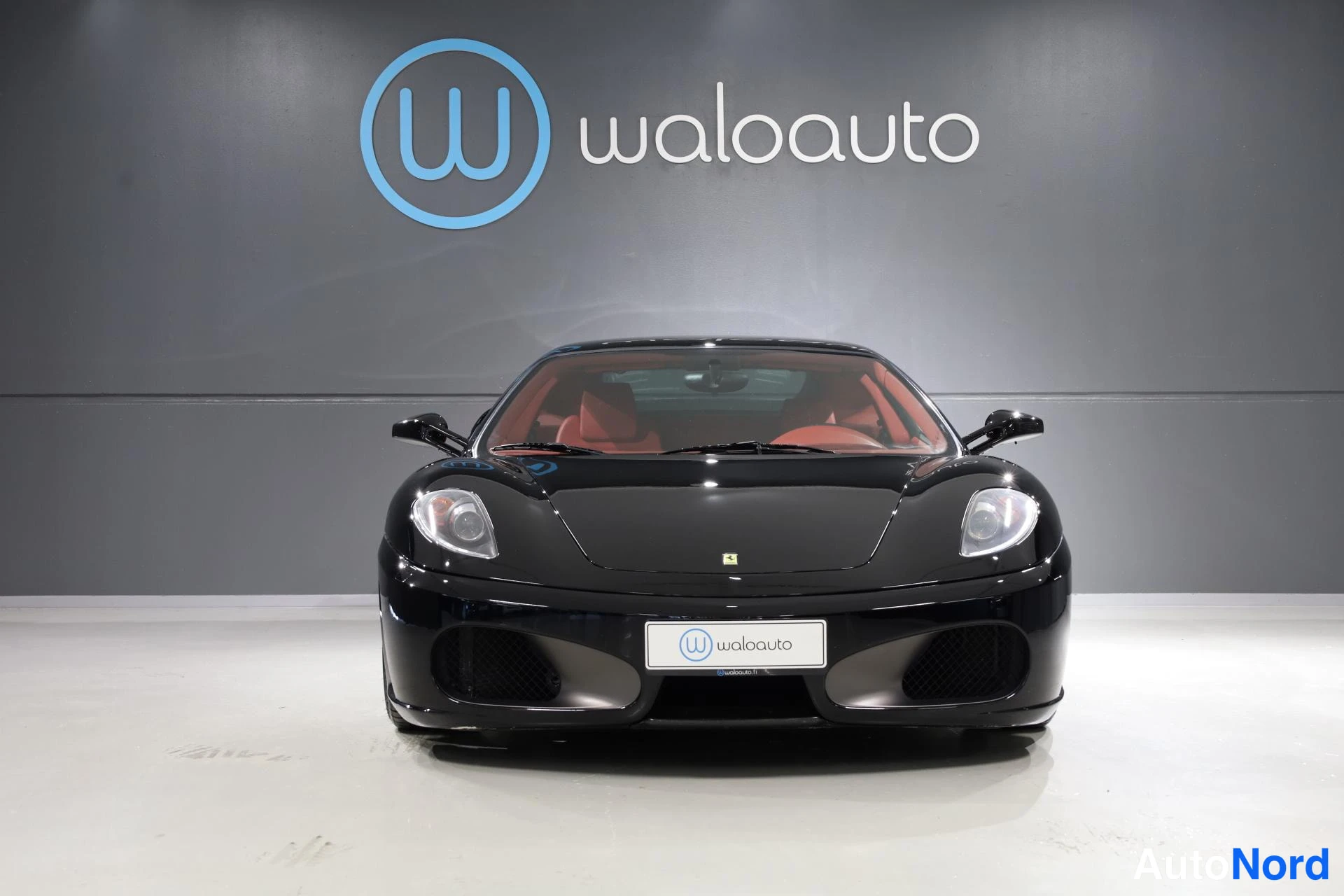 Musta Ferrari F430 2008, edestä, kuva 5