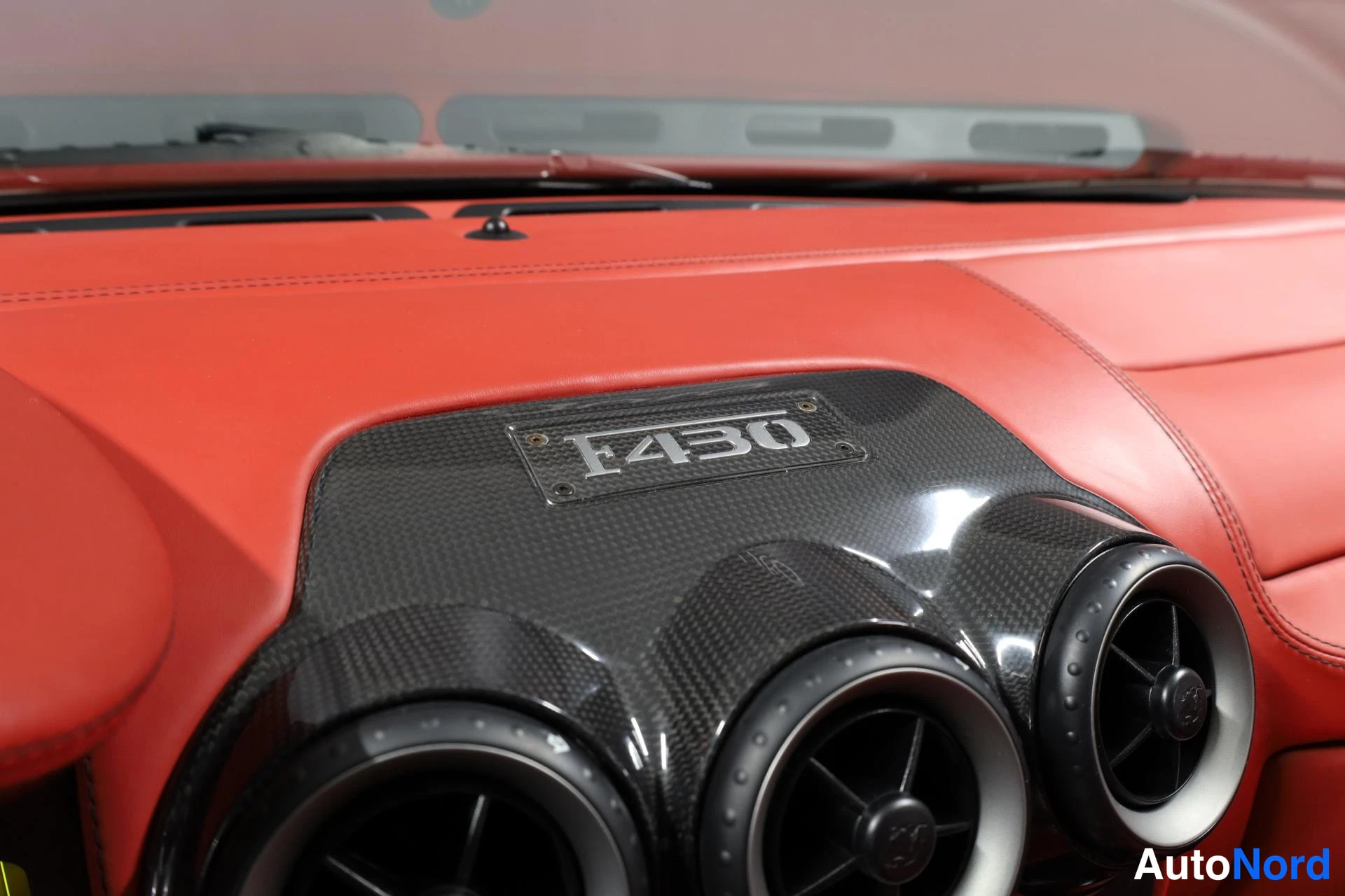 Musta Ferrari F430 2008, yksityiskohta, kuva 20