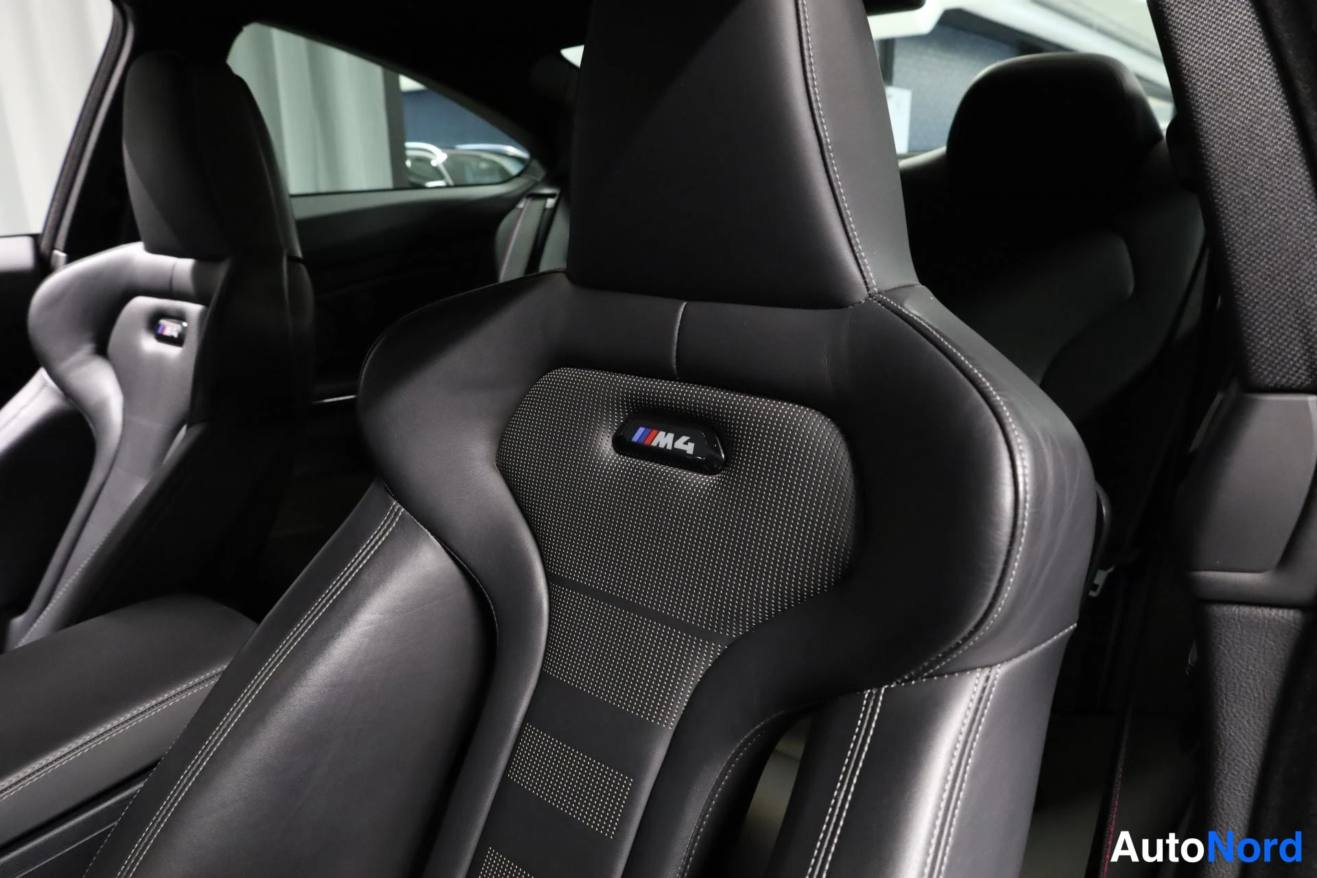 Valkoinen BMW M4 2019, yksityiskohta, kuva 22