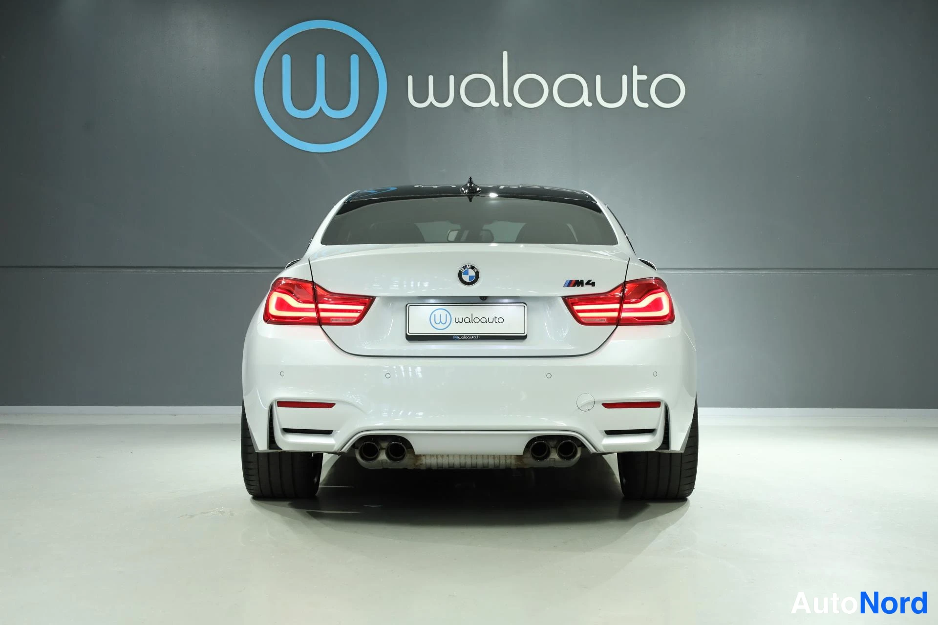 Valkoinen BMW M4 2019, takaa, kuva 8