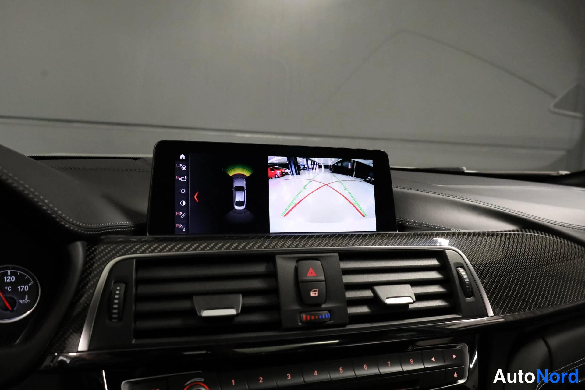 Valkoinen BMW M4 2019, yksityiskohta, kuva 28