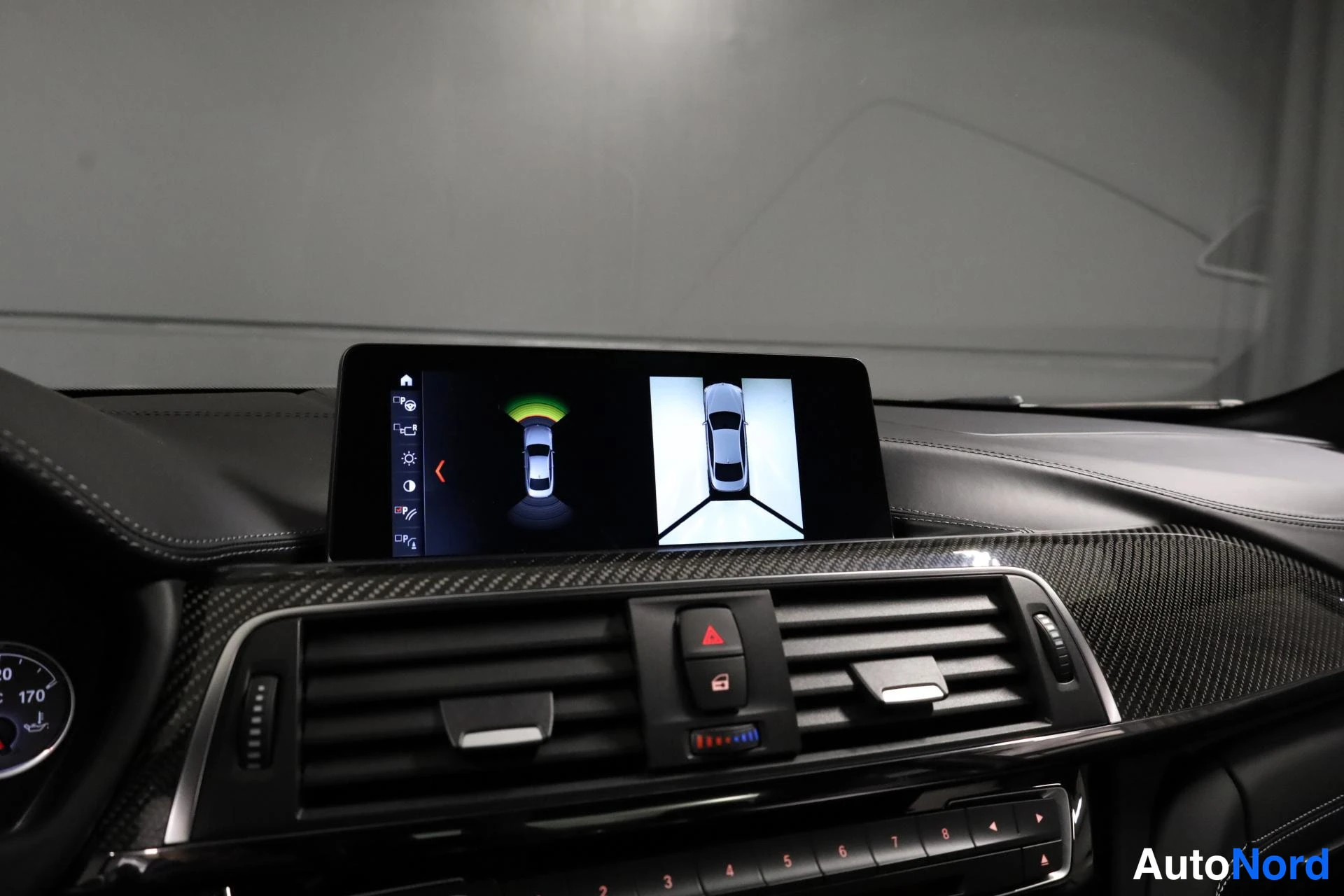Valkoinen BMW M4 2019, yksityiskohta, kuva 29