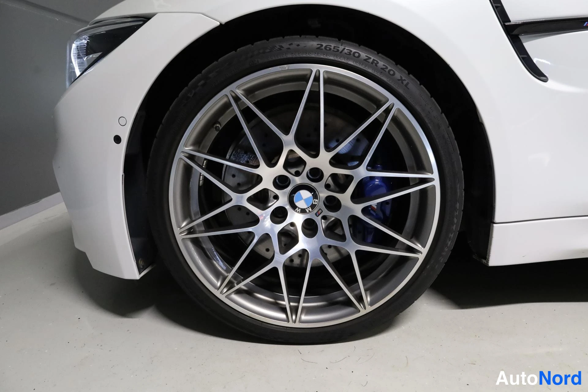 Valkoinen BMW M4 2019, yksityiskohta, kuva 34
