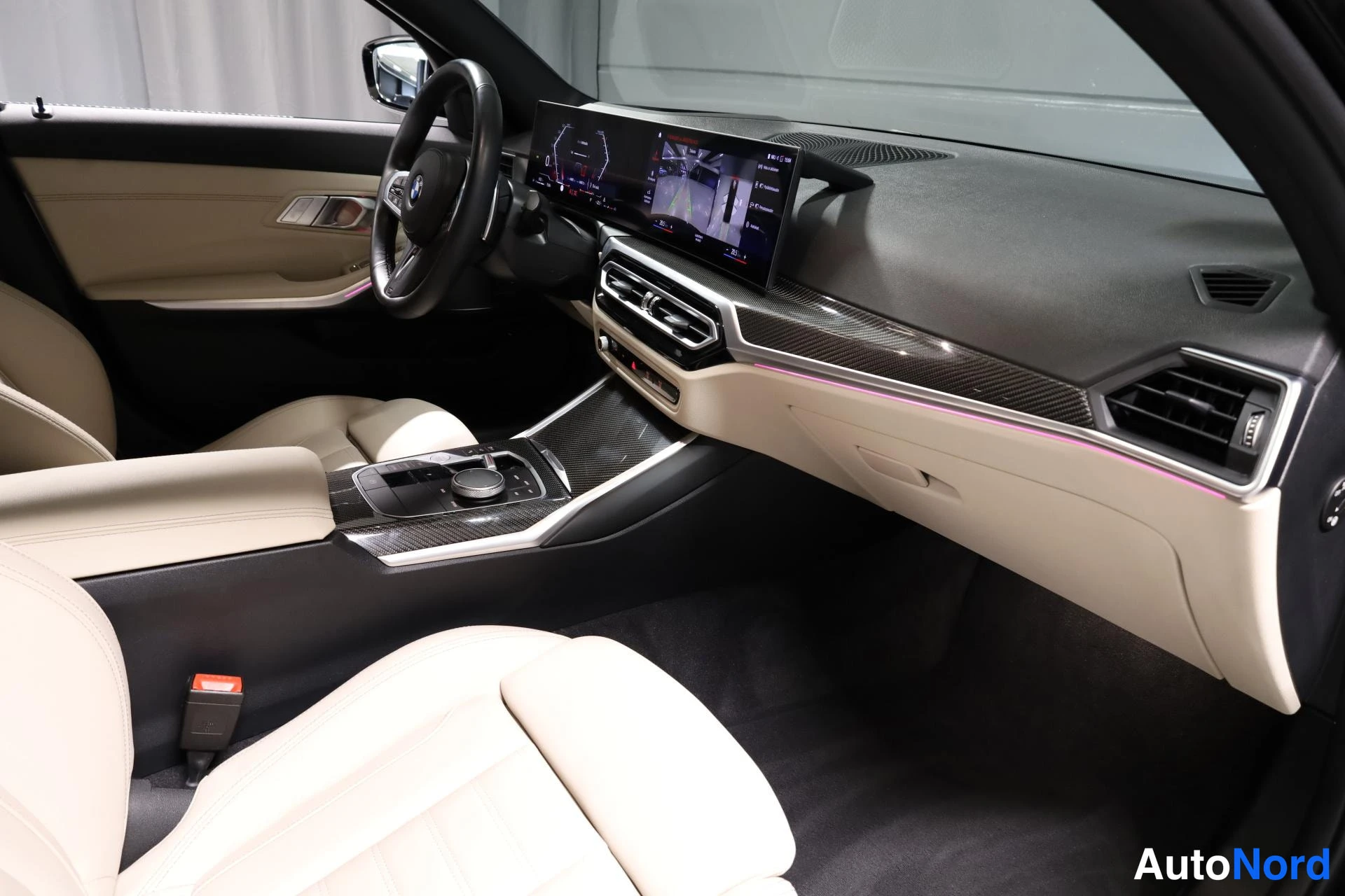 Musta BMW M340i xDrive 2023, ohjaamo, kuva 11