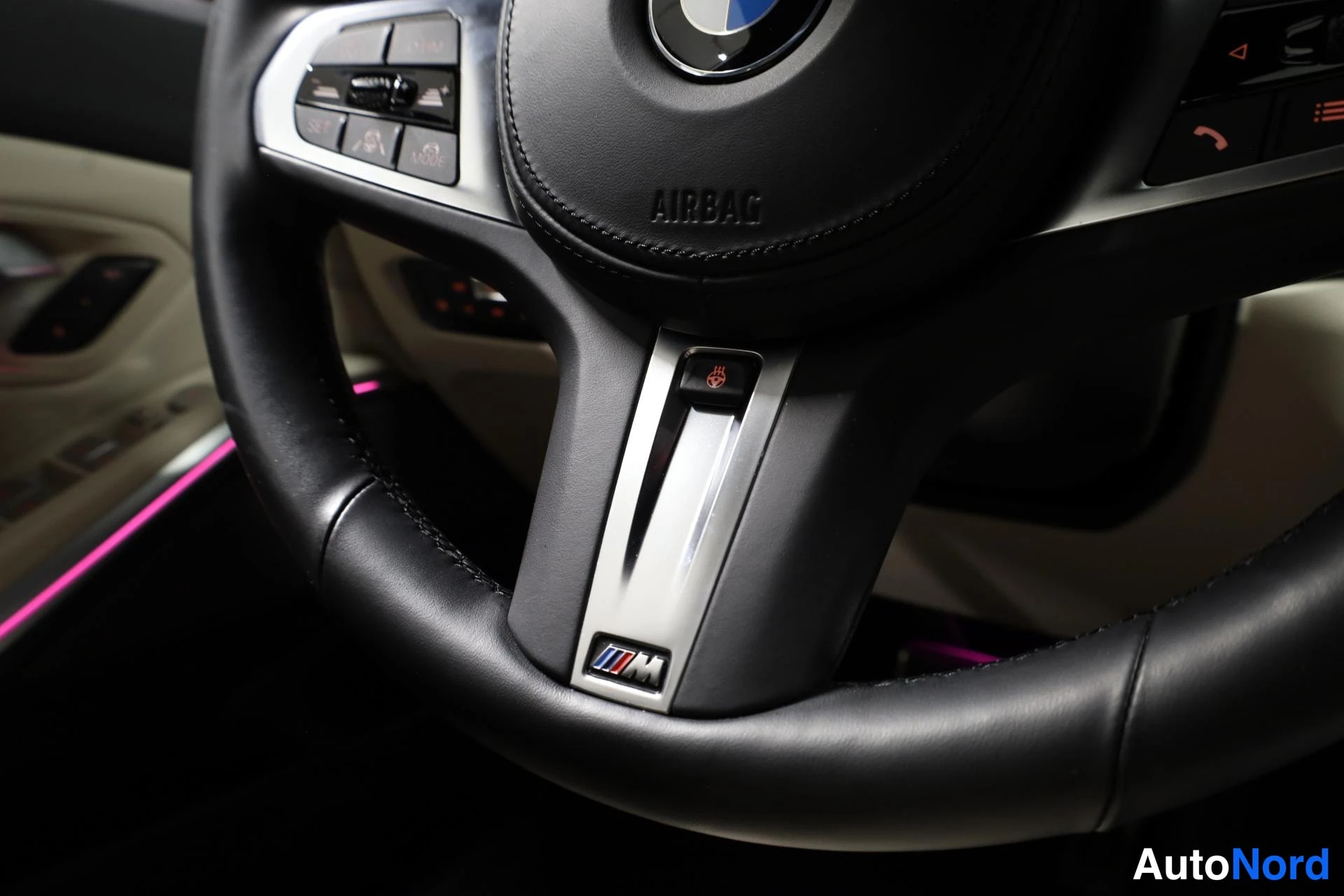 Musta BMW M340i xDrive 2023, yksityiskohta, kuva 19