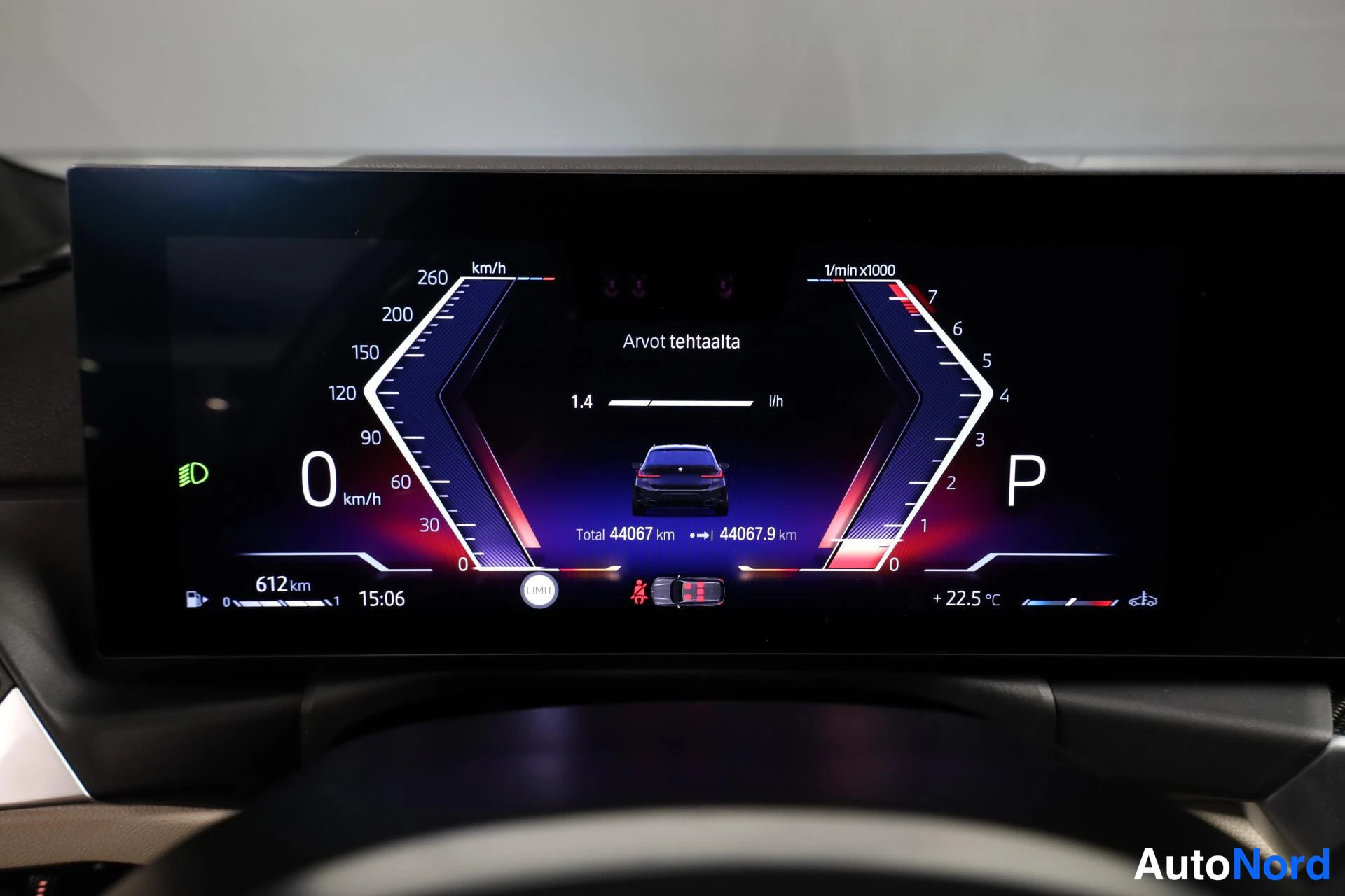 Musta BMW M340i xDrive 2023, yksityiskohta, kuva 22