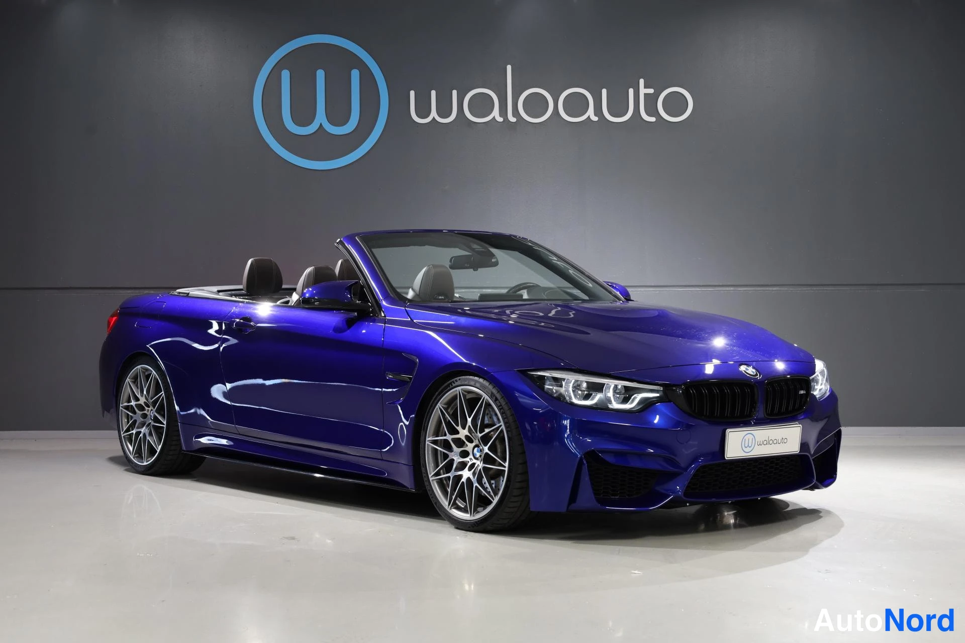 Sininen BMW M4 2017, etuviisto, keula oikealle, kuva 3
