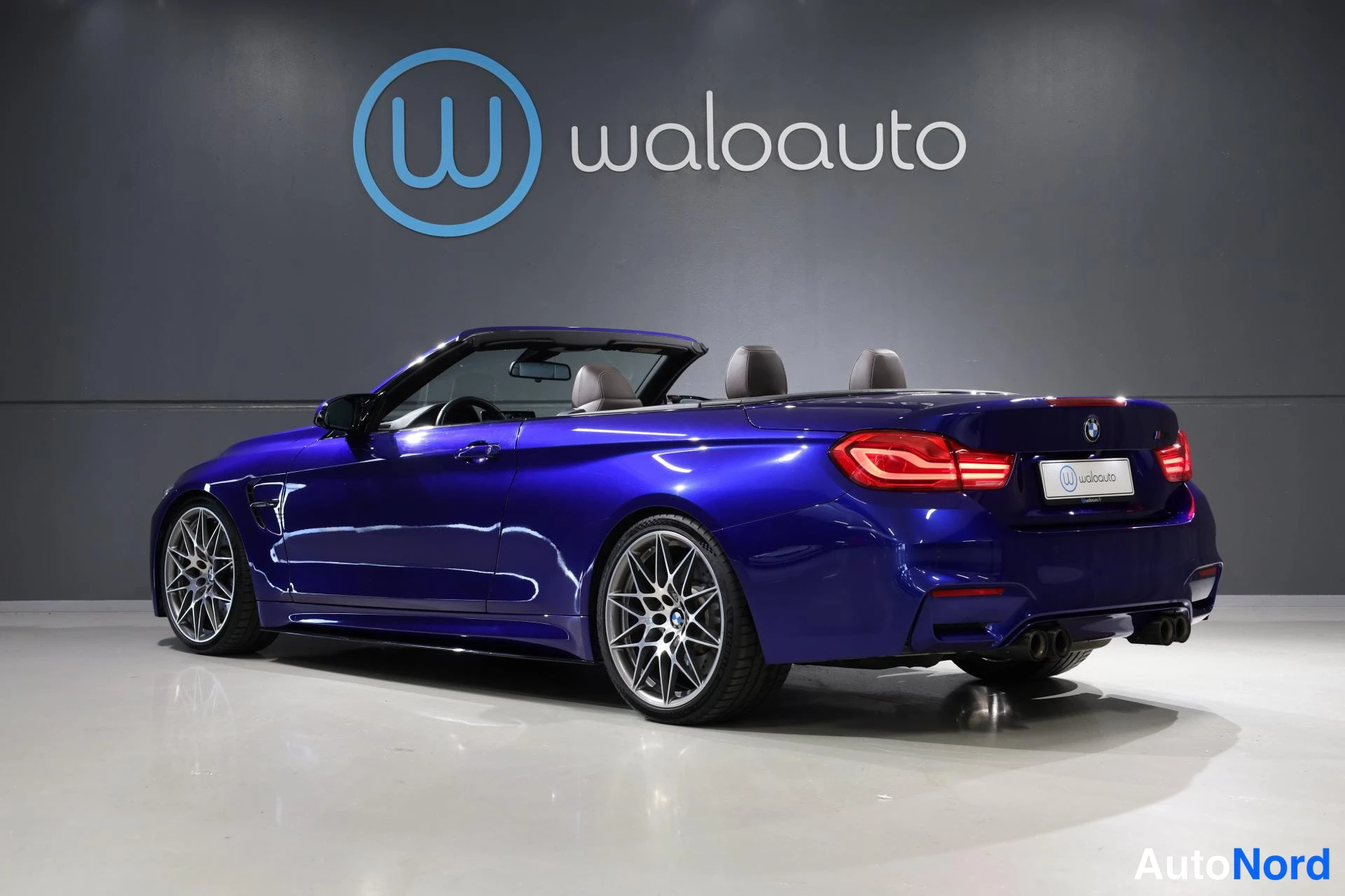 Sininen BMW M4 2017, takaviisto, kuva 11