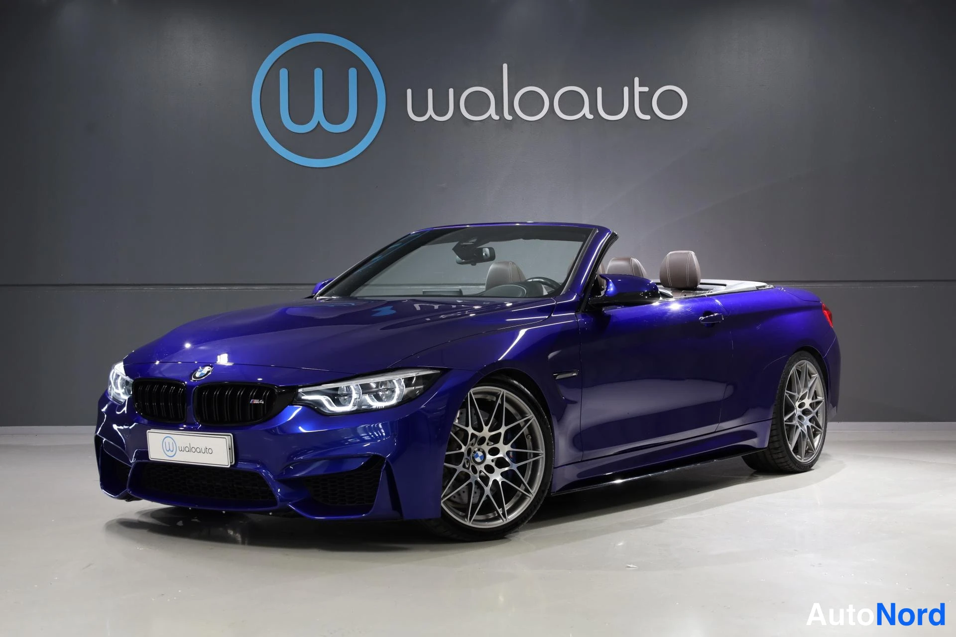 Sininen BMW M4 2017, etuviisto, keula vasemmalle, kuva 2