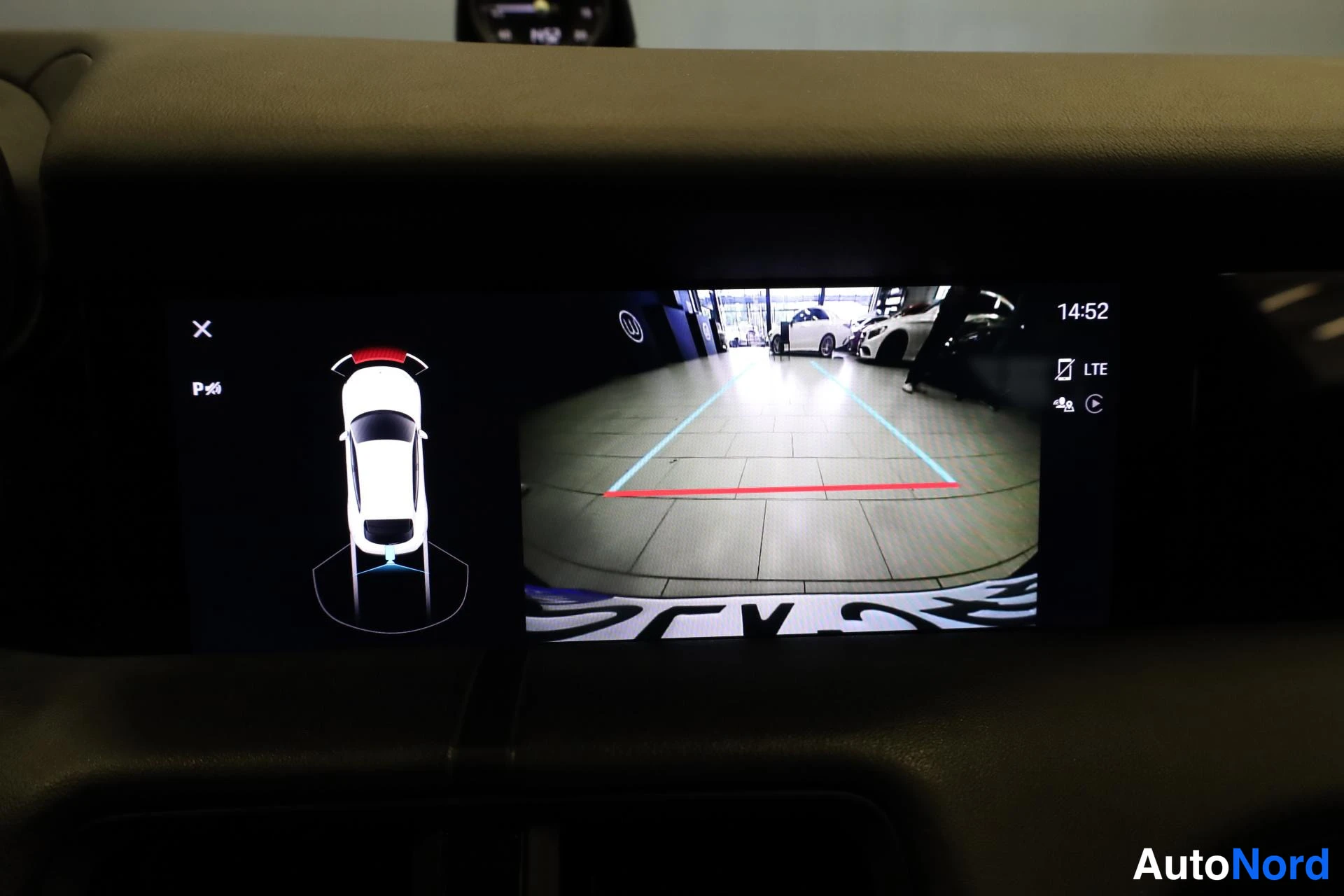 Valkoinen Porsche Taycan 2022, yksityiskohta, kuva 18