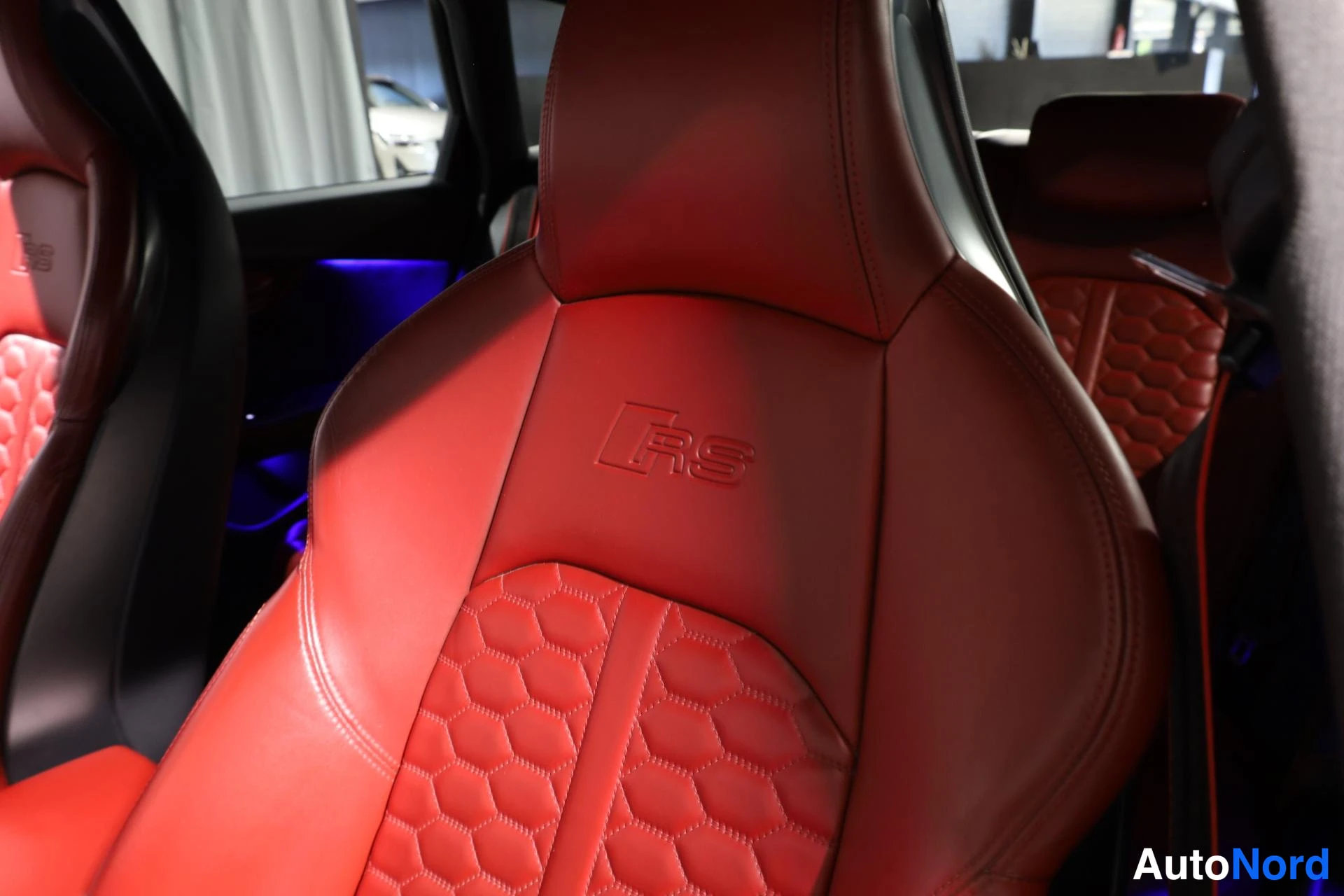 Musta Audi RS4 2018, yksityiskohta, kuva 19