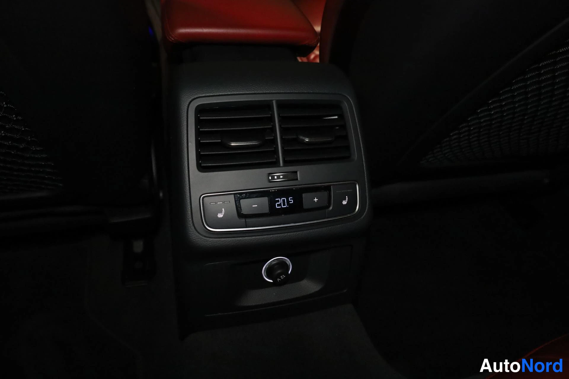 Musta Audi RS4 2018, yksityiskohta, kuva 33