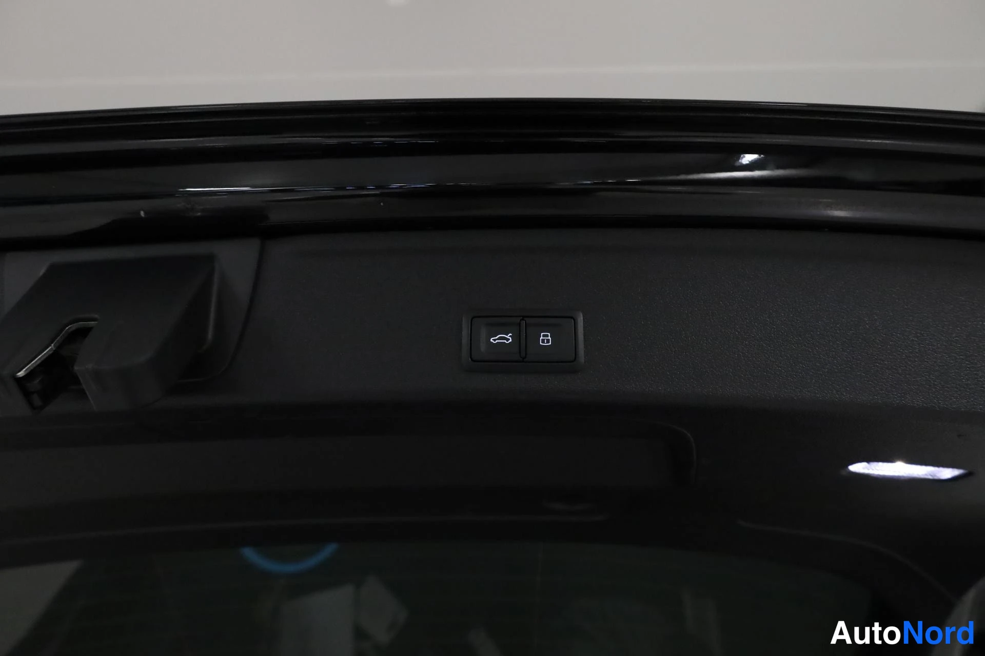Musta Audi RS4 2018, yksityiskohta, kuva 31