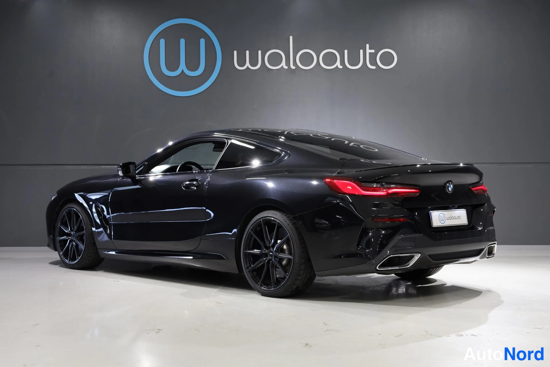 Musta BMW 840d xDrive 2019, takaviisto, kuva 6