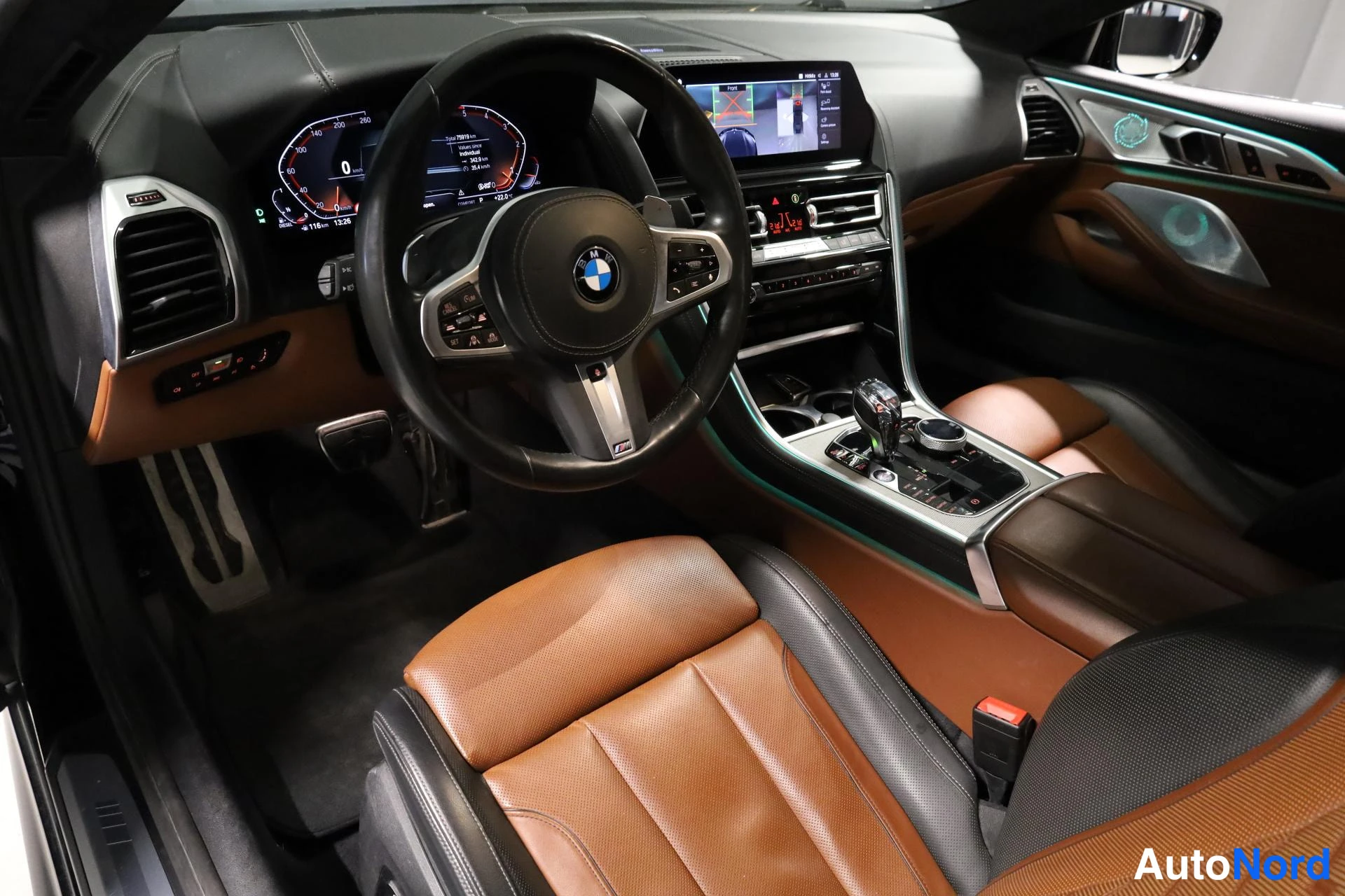 Musta BMW 840d xDrive 2019, ohjaamo, kuva 11