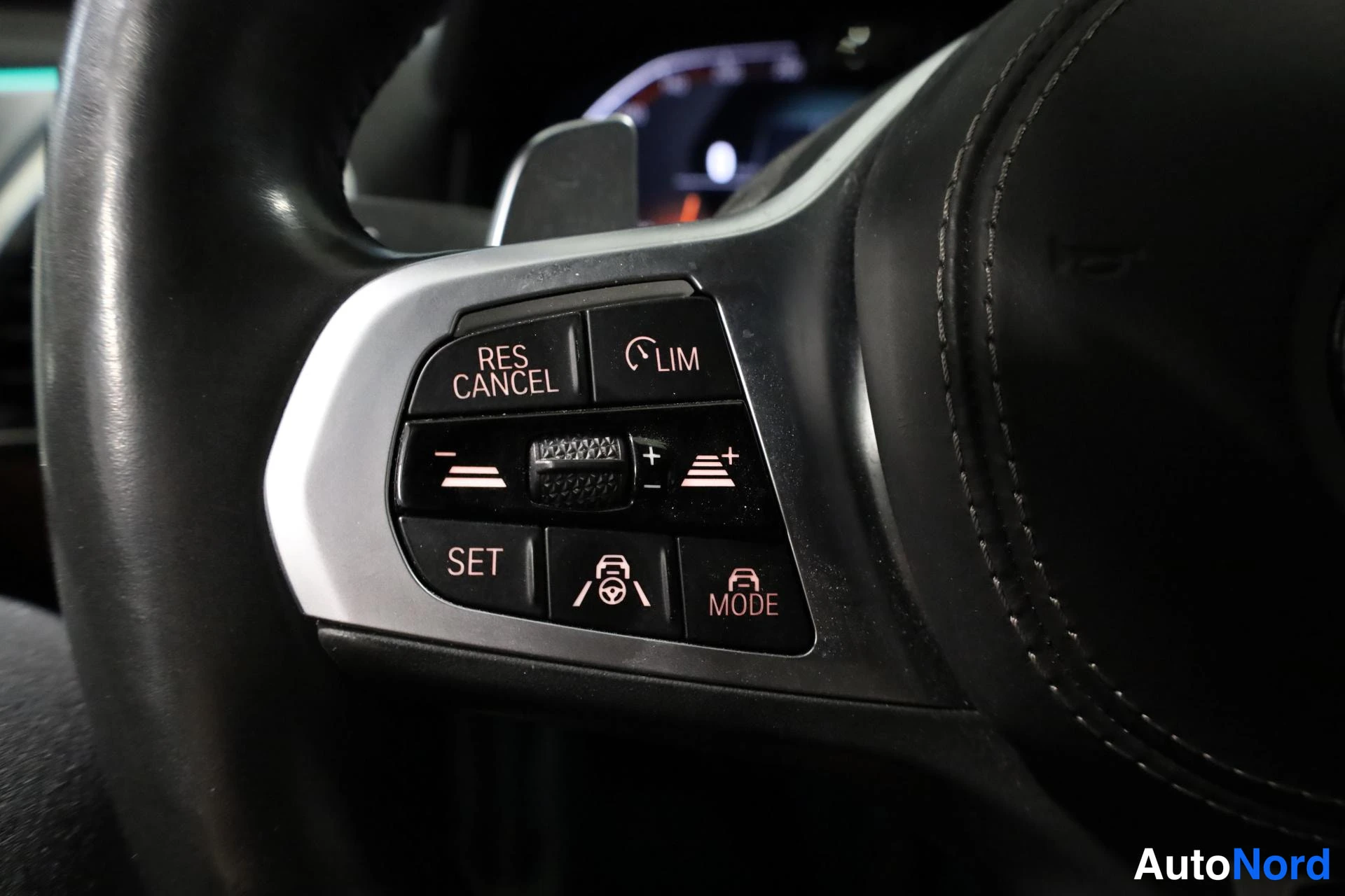 Musta BMW 840d xDrive 2019, yksityiskohta, kuva 19