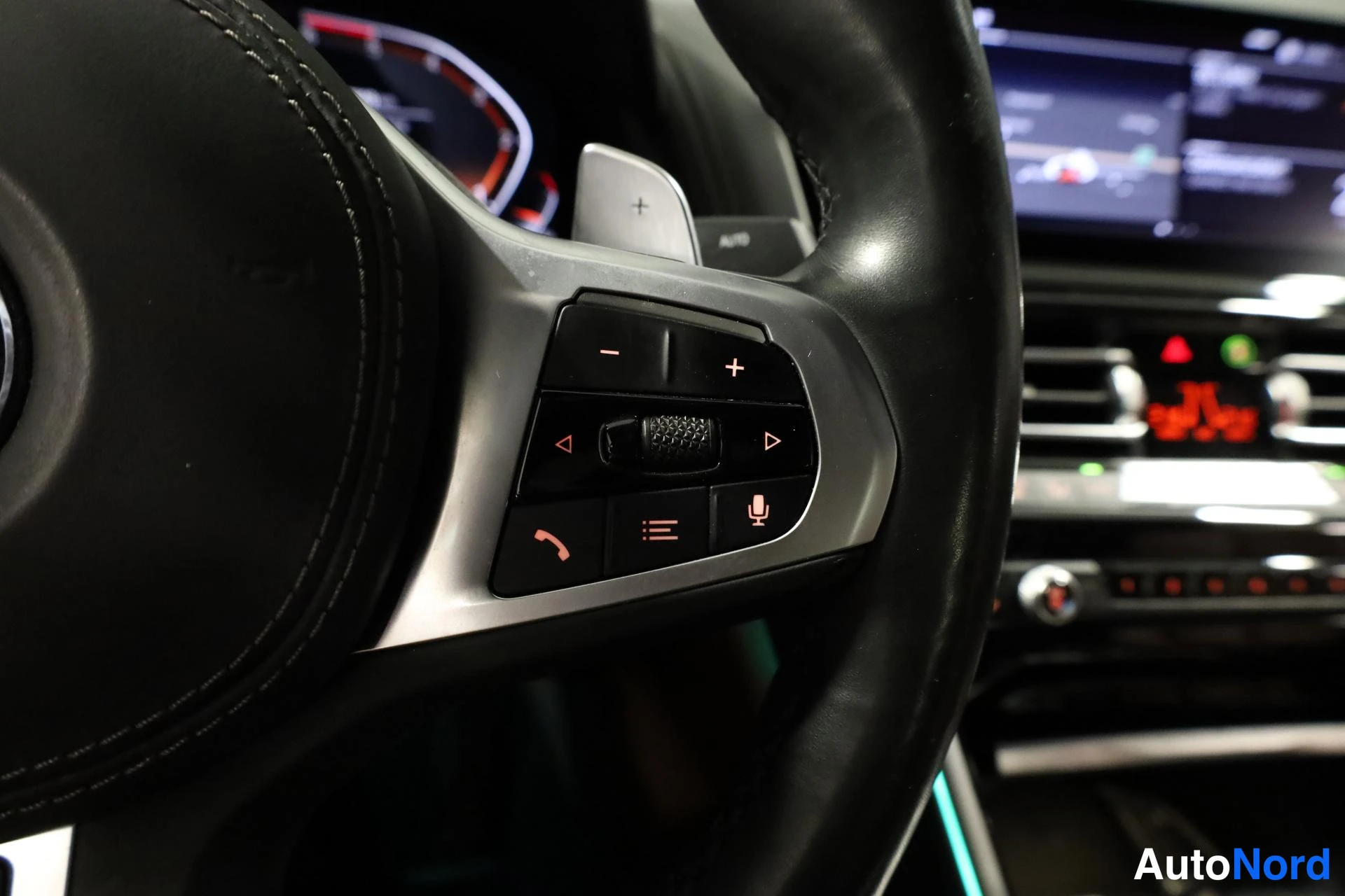 Musta BMW 840d xDrive 2019, yksityiskohta, kuva 21
