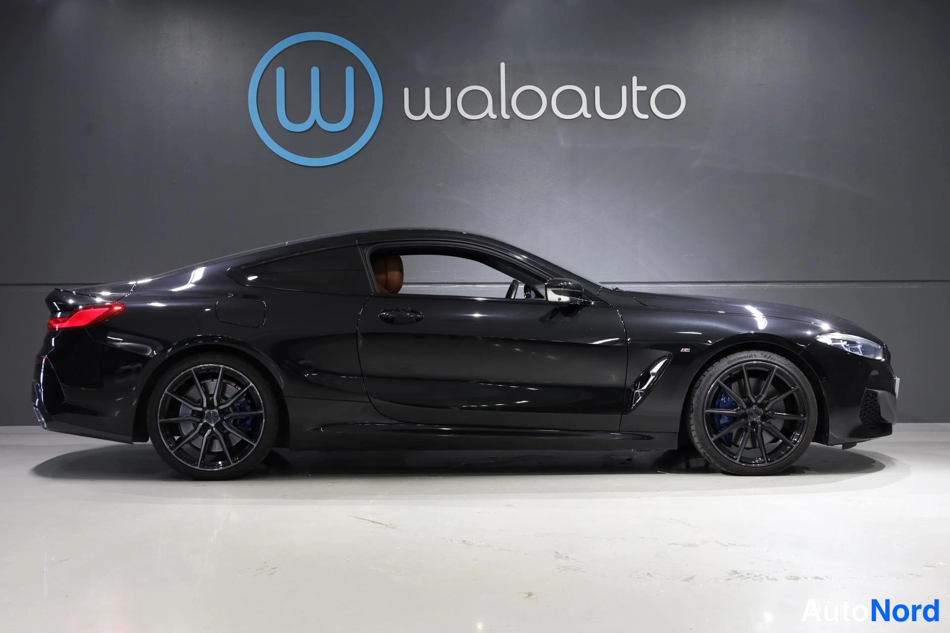 Musta BMW 840d xDrive 2019, takaviisto, kuva 8