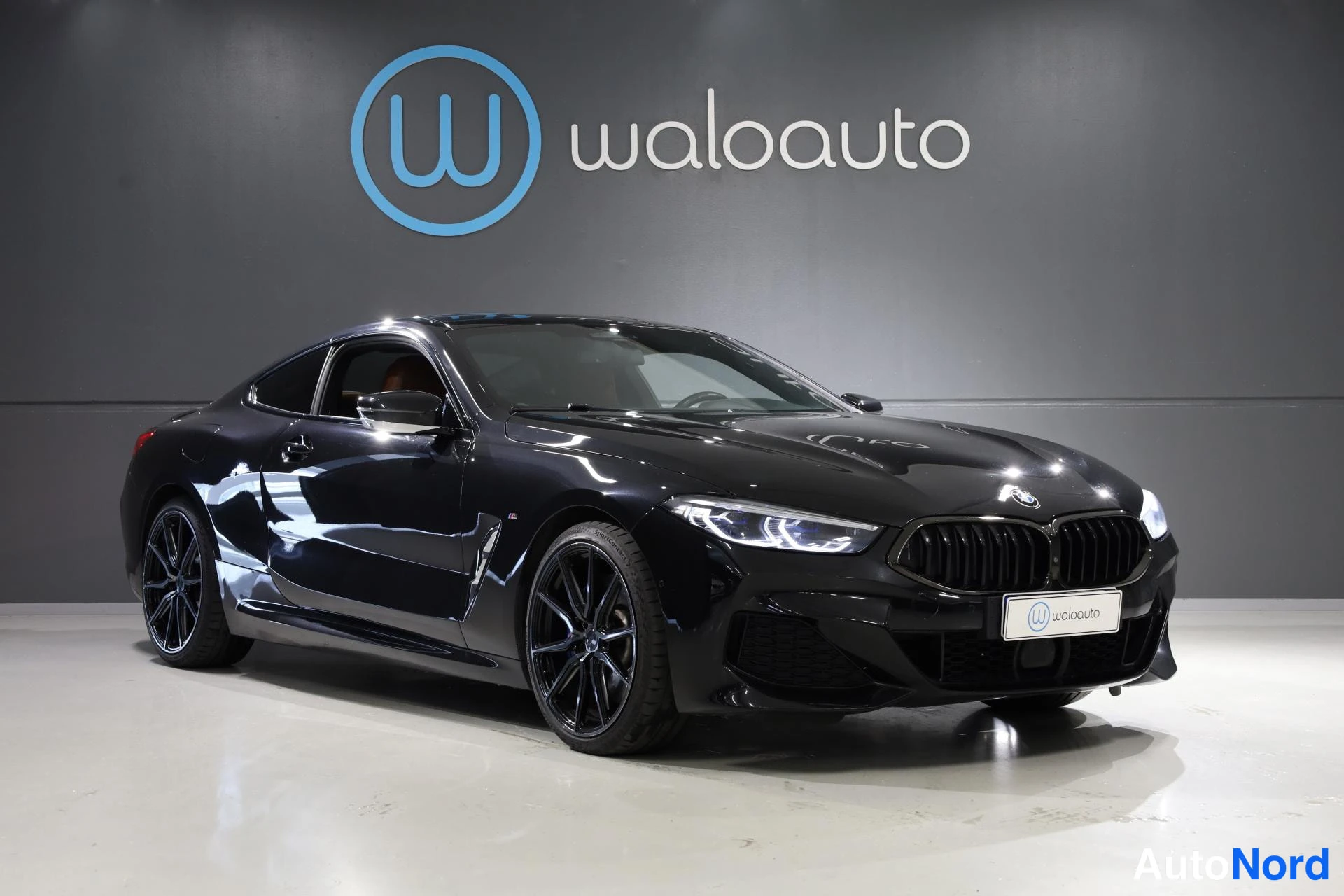 Musta BMW 840d xDrive 2019, etuviisto, keula oikealle, kuva 2