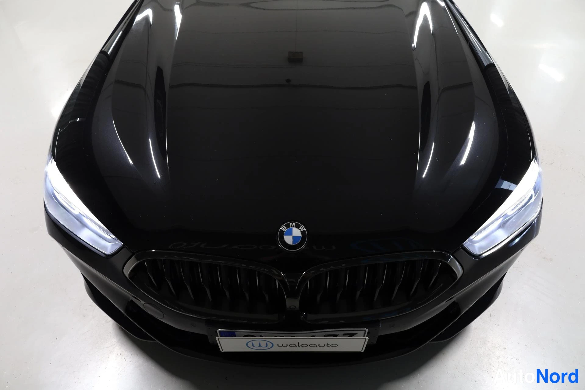 Musta BMW 840d xDrive 2019, edestä, kuva 5
