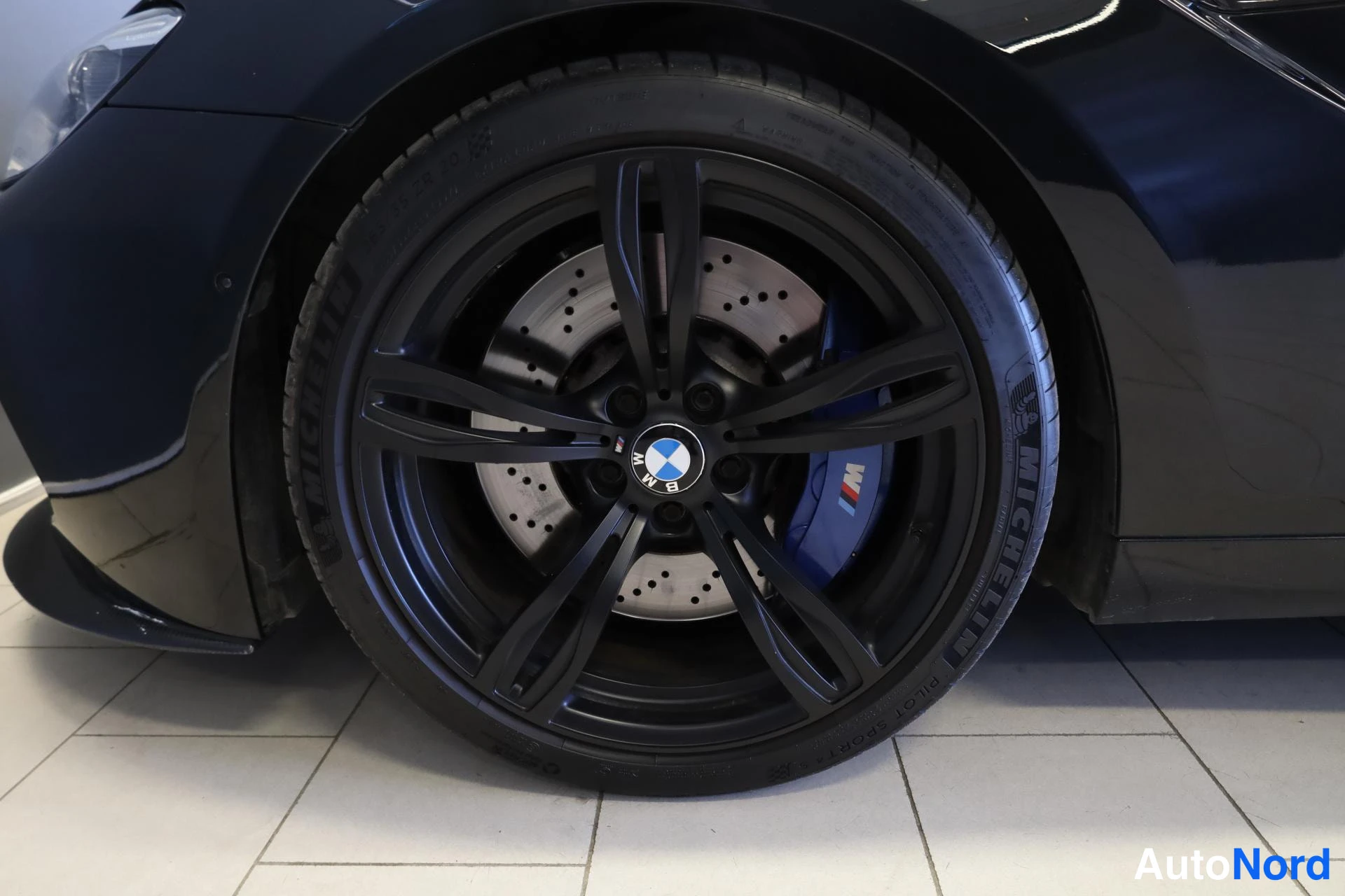 Musta BMW M6 2018, yksityiskohta, kuva 26