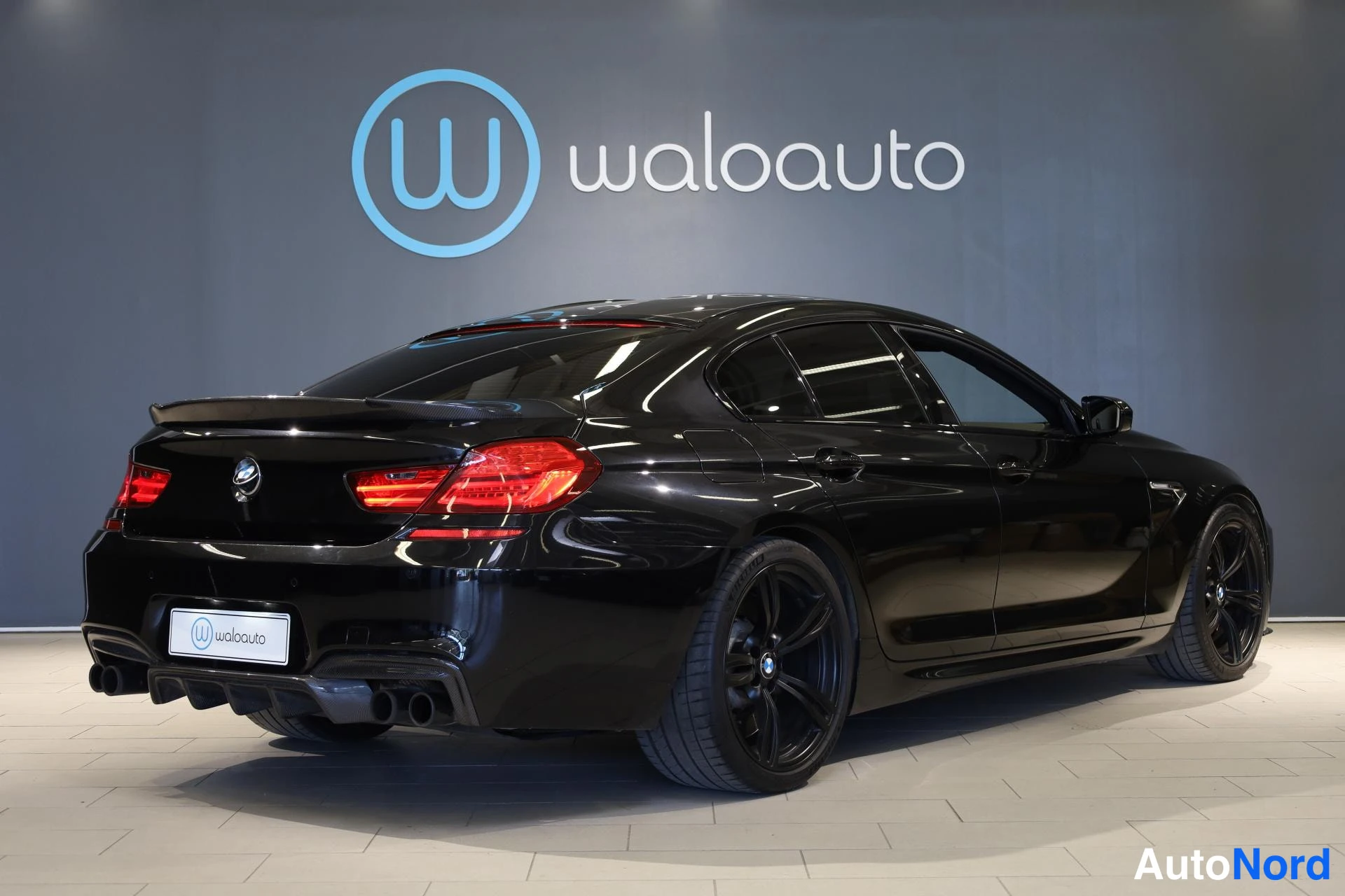 Musta BMW M6 2018, takaviisto, kuva 7