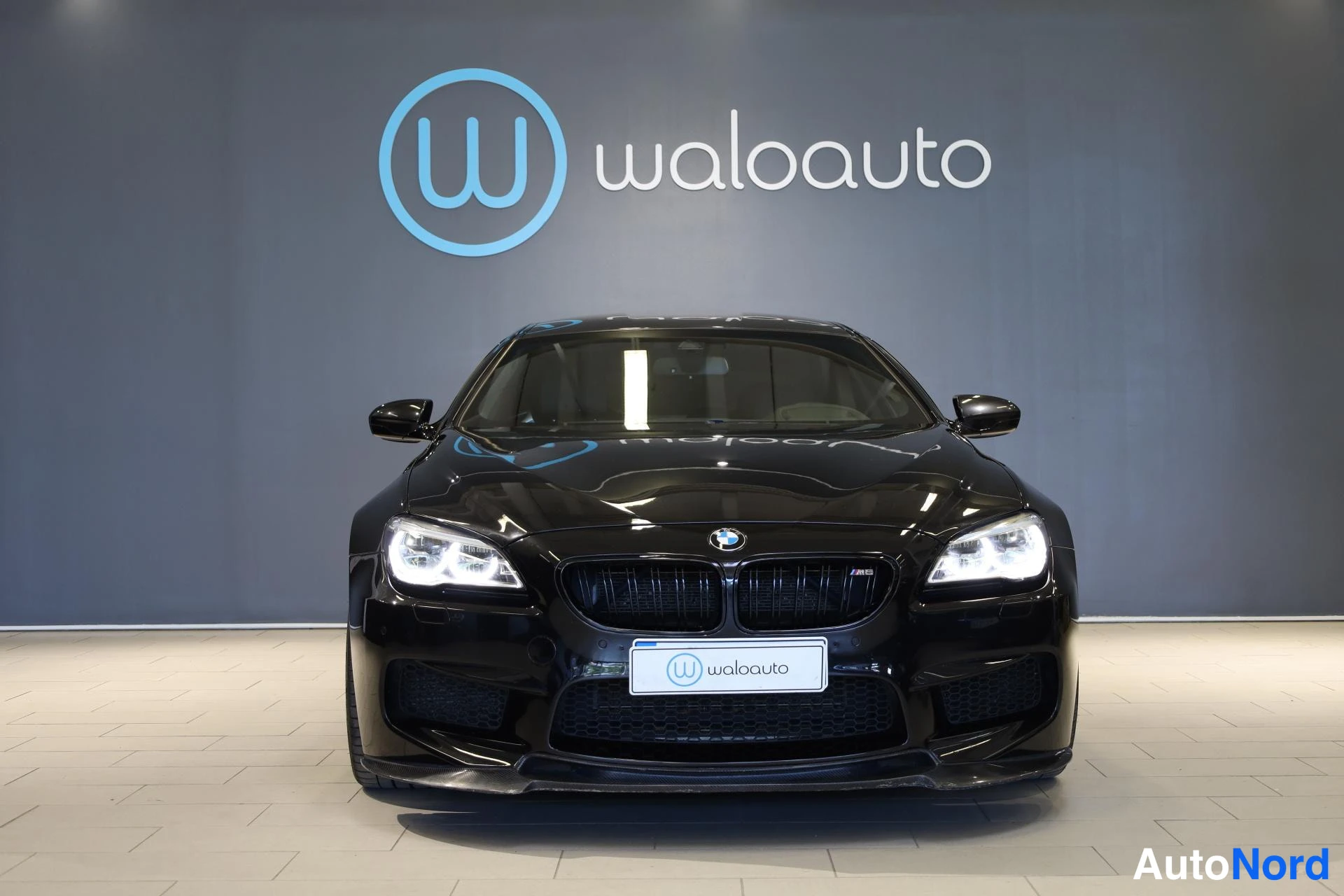 Musta BMW M6 2018, edestä, kuva 3