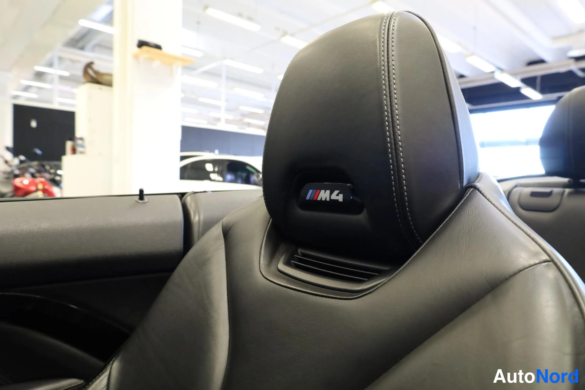 Harmaa BMW M4 2015, yksityiskohta, kuva 17