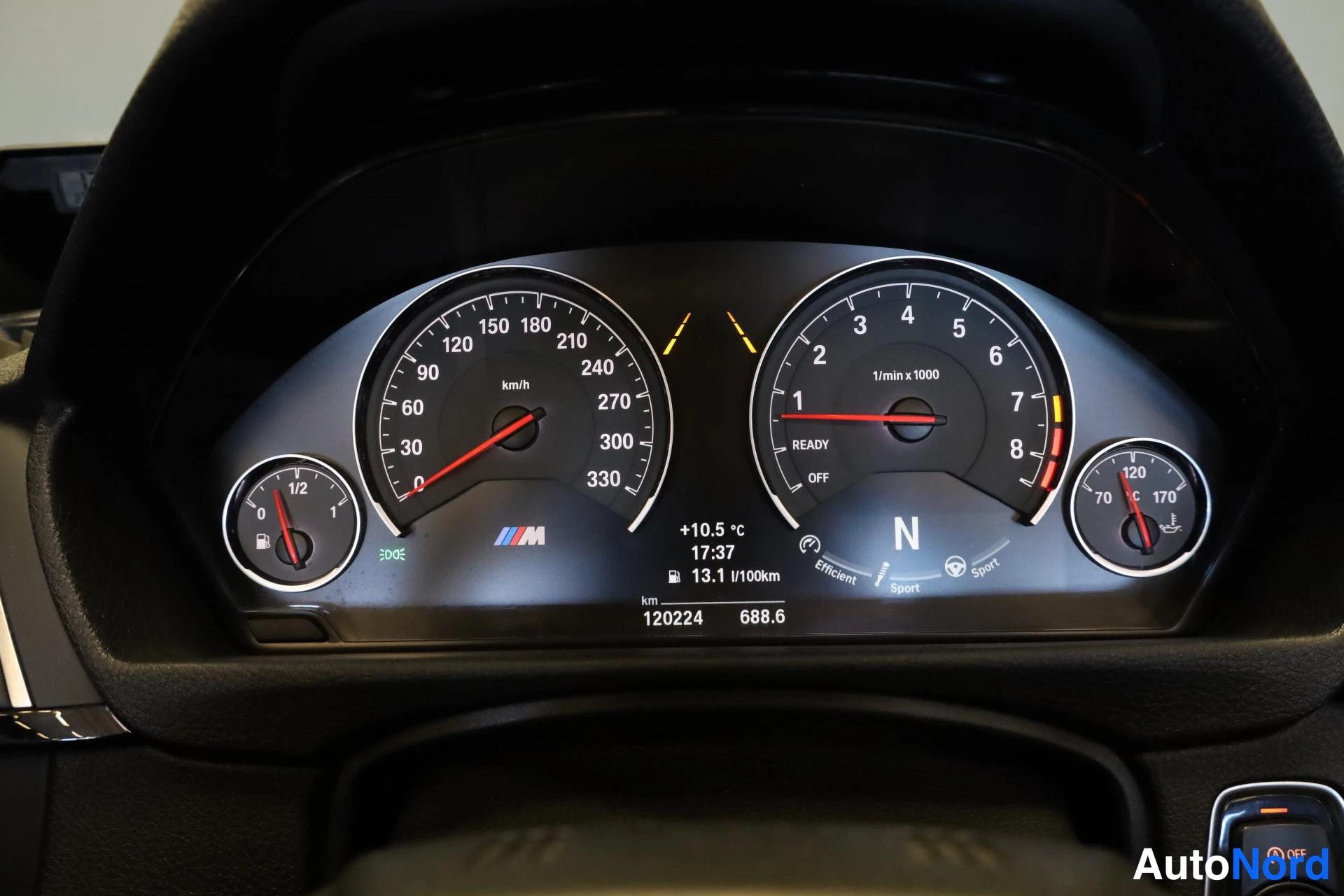 Harmaa BMW M4 2015, yksityiskohta, kuva 19