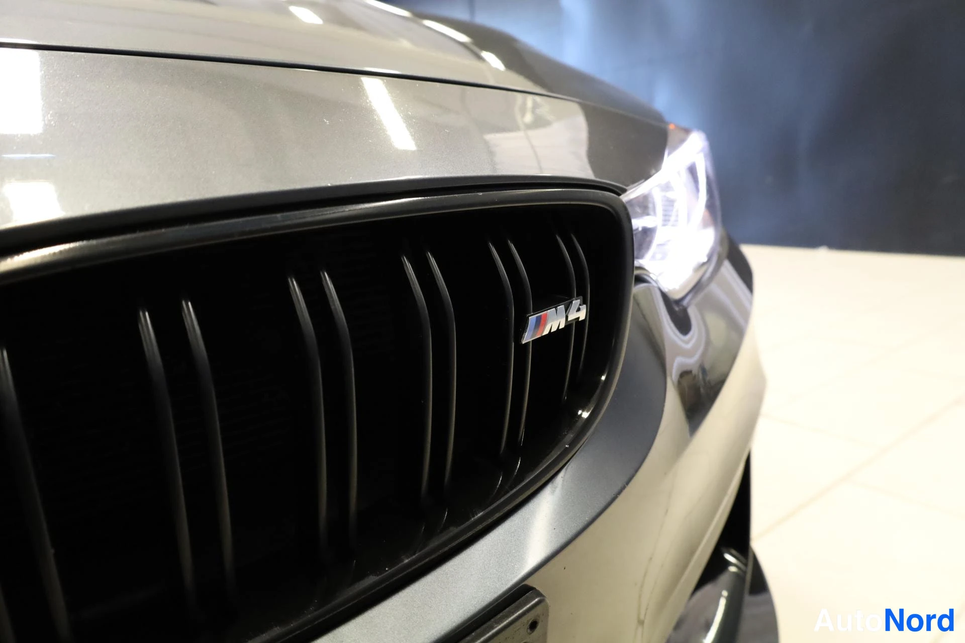 Harmaa BMW M4 2015, yksityiskohta, kuva 16