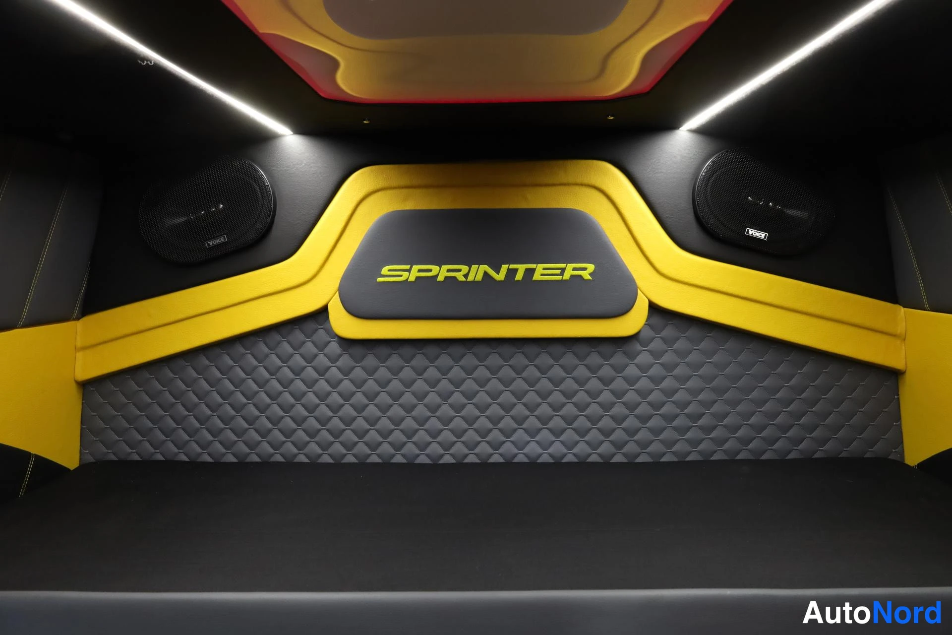 Keltainen Mercedes-Benz Sprinter 2021, tavaratila, kuva 16