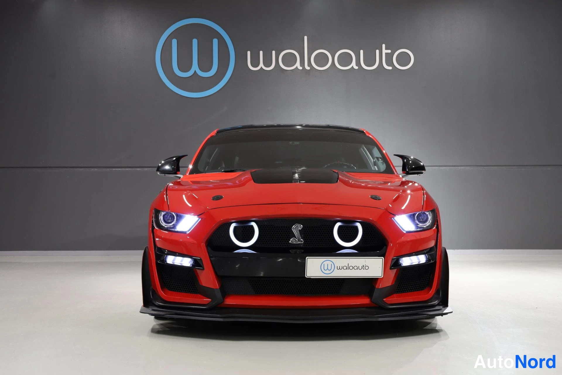 Punainen Ford Mustang 2016, edestä, kuva 6