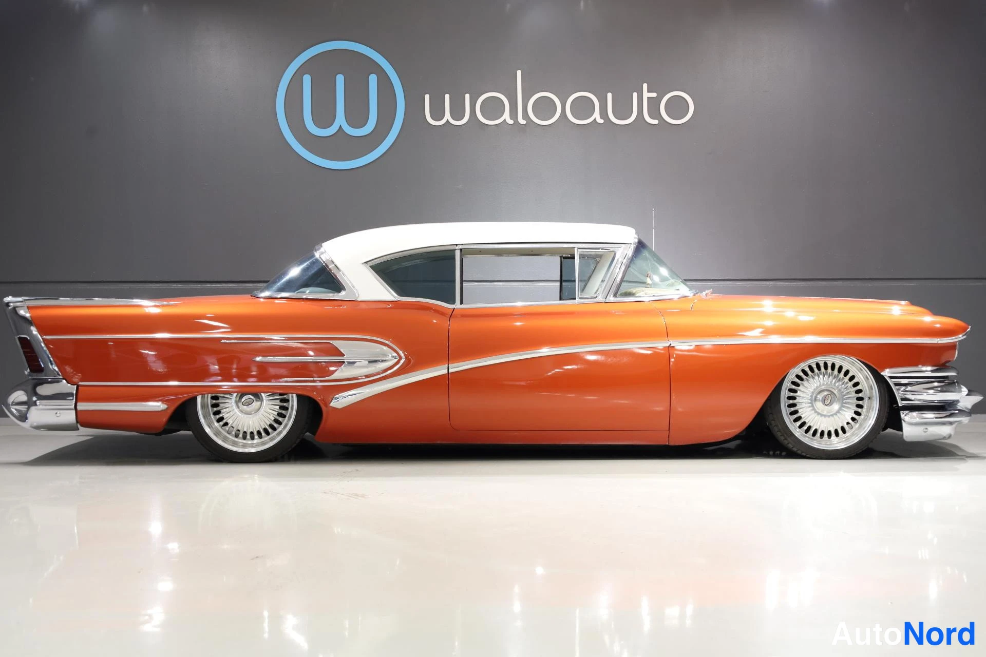 Punainen Buick Super 1958, sivulta, kuva 6