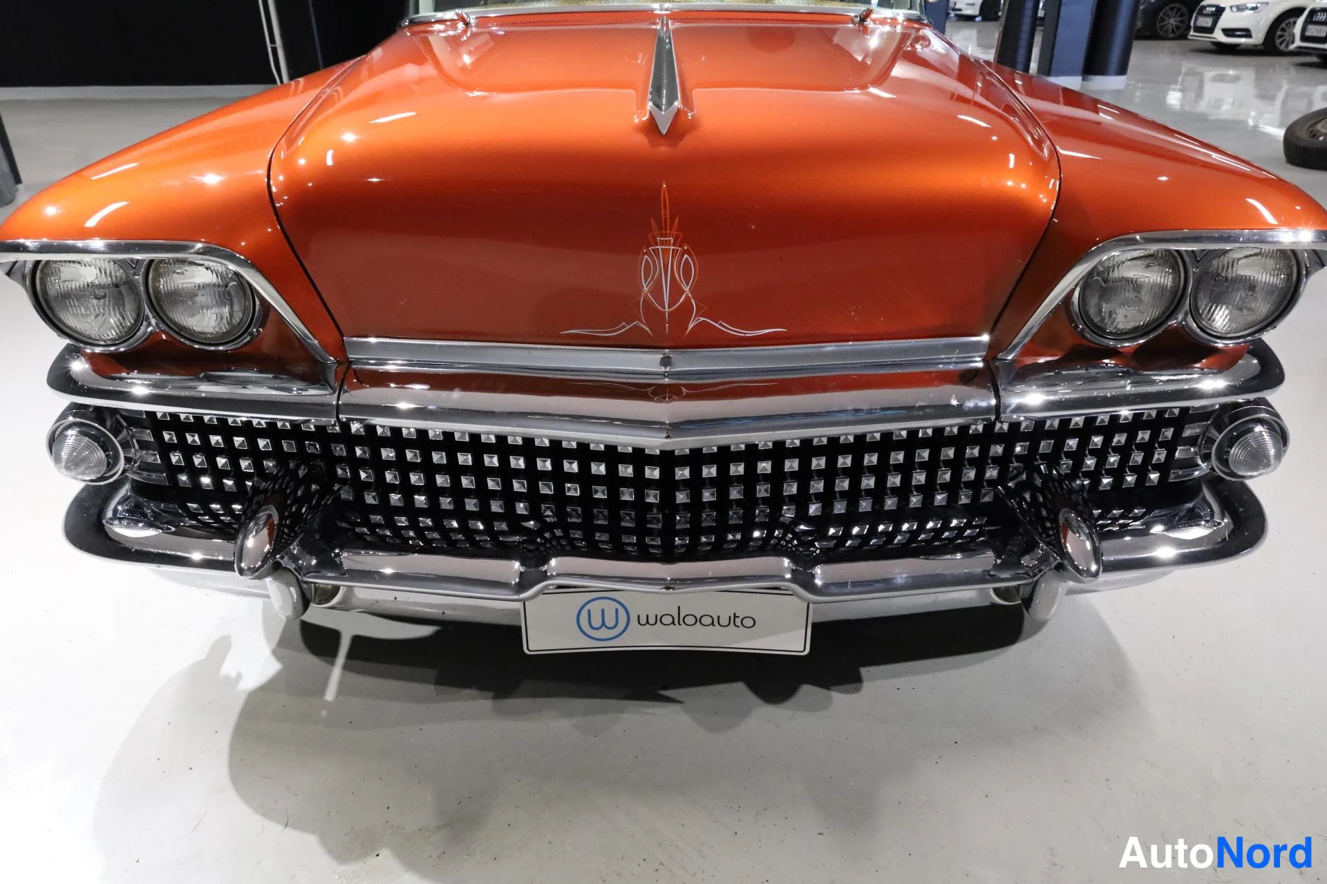 Punainen Buick Super 1958, edestä, kuva 4