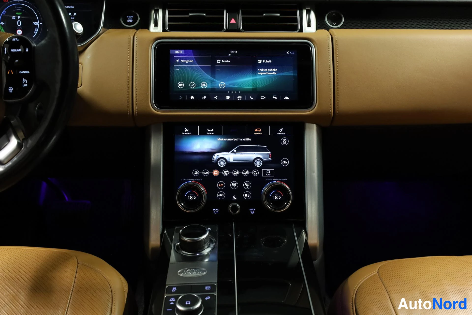 Musta Land Rover Range Rover 2019, ohjaamo, kuva 12