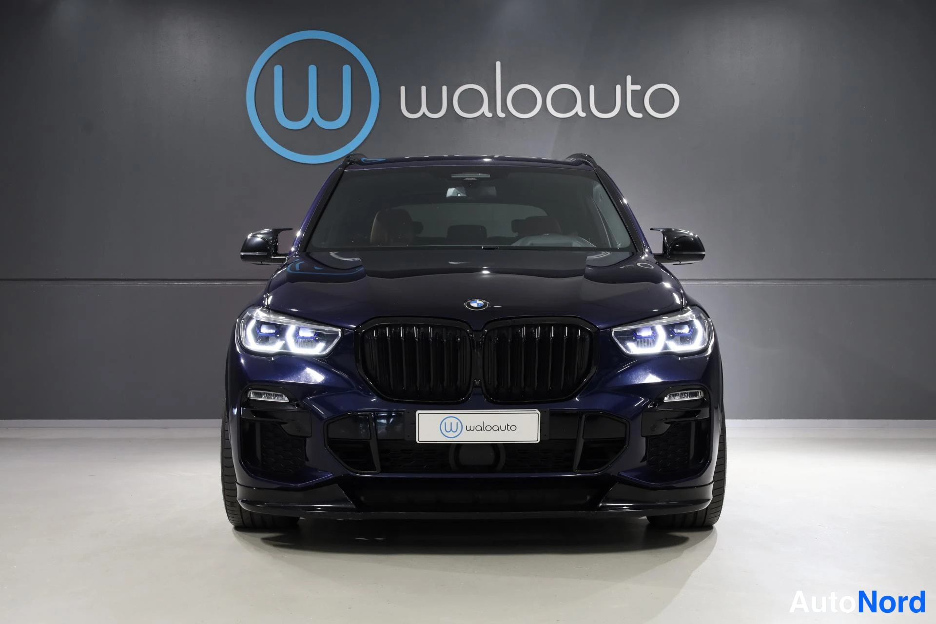 Sininen BMW X5 2020, edestä, kuva 3