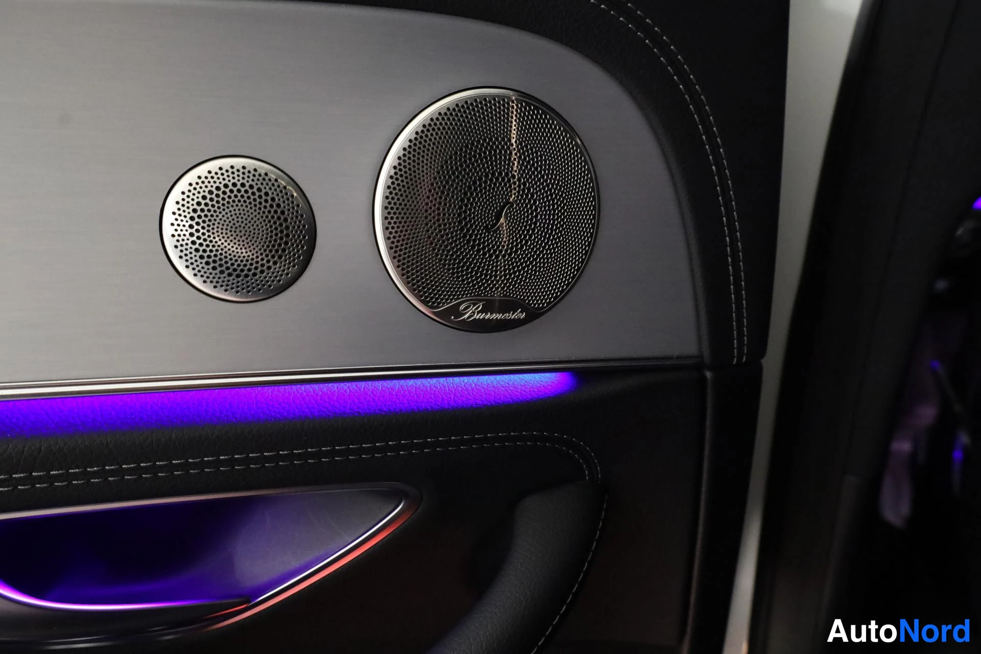 Valkoinen Mercedes-Benz E 2021, yksityiskohta, kuva 24