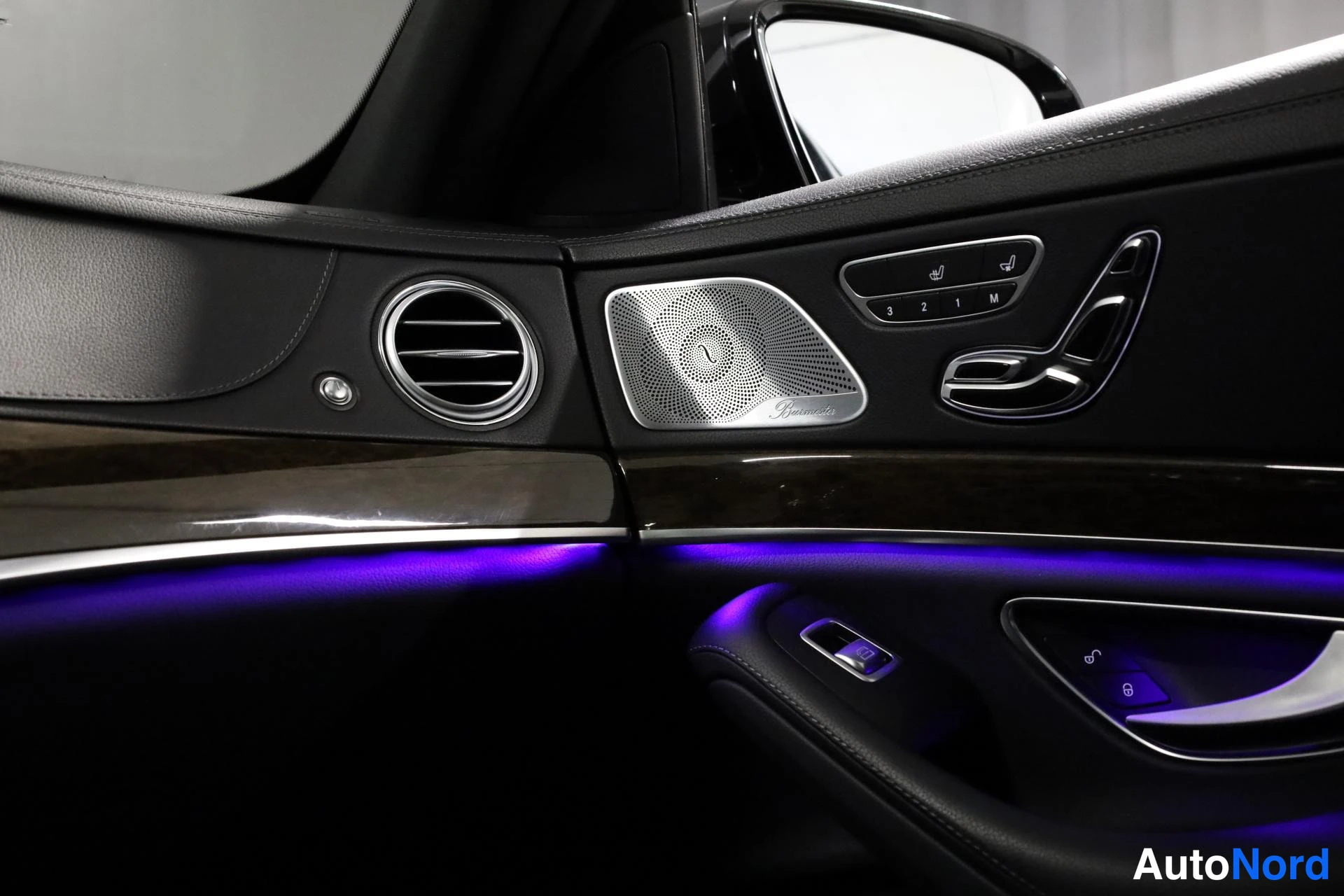 Musta Mercedes-Benz S 2017, yksityiskohta, kuva 28
