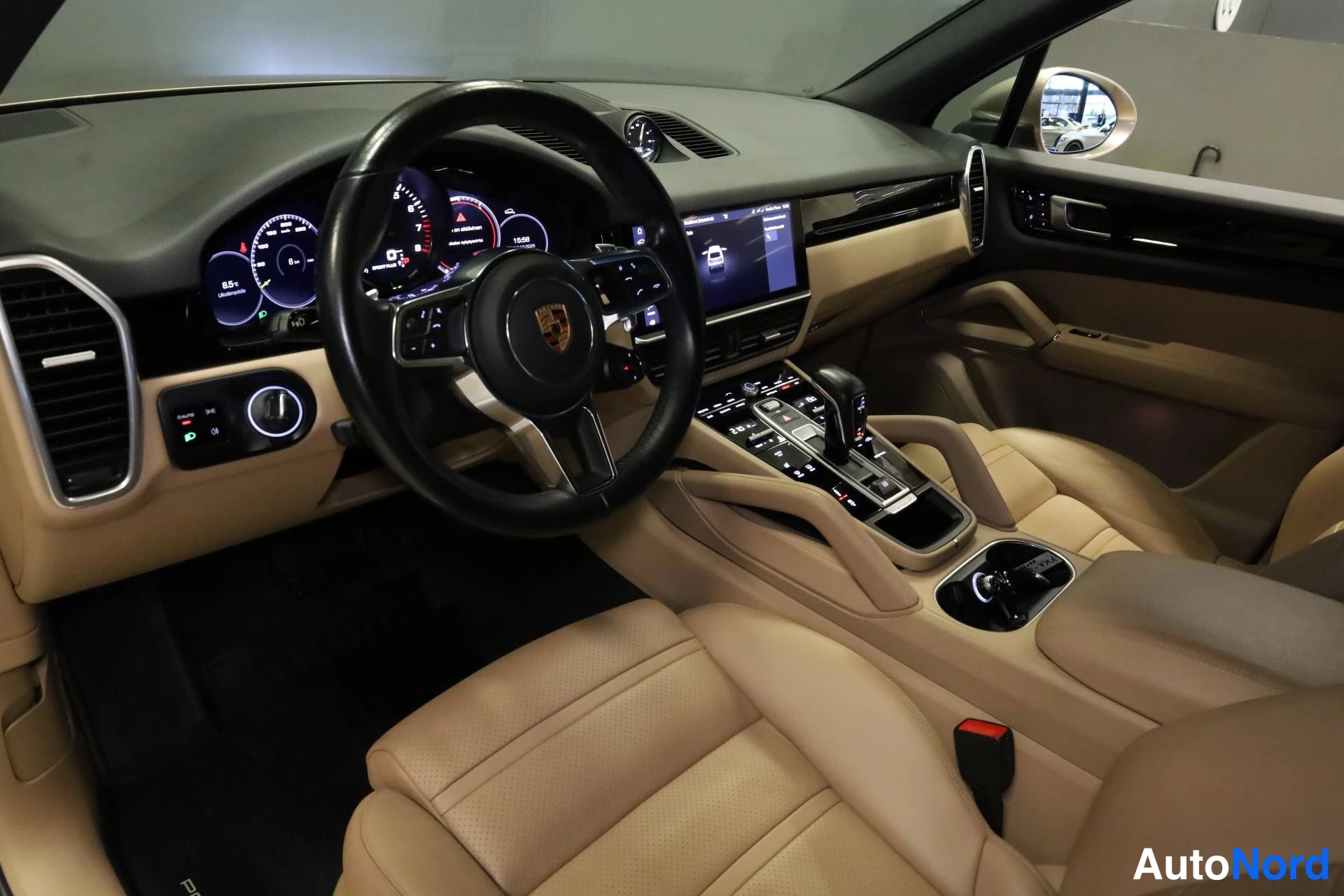 Beige Porsche Cayenne 2019, ohjaamo, kuva 11