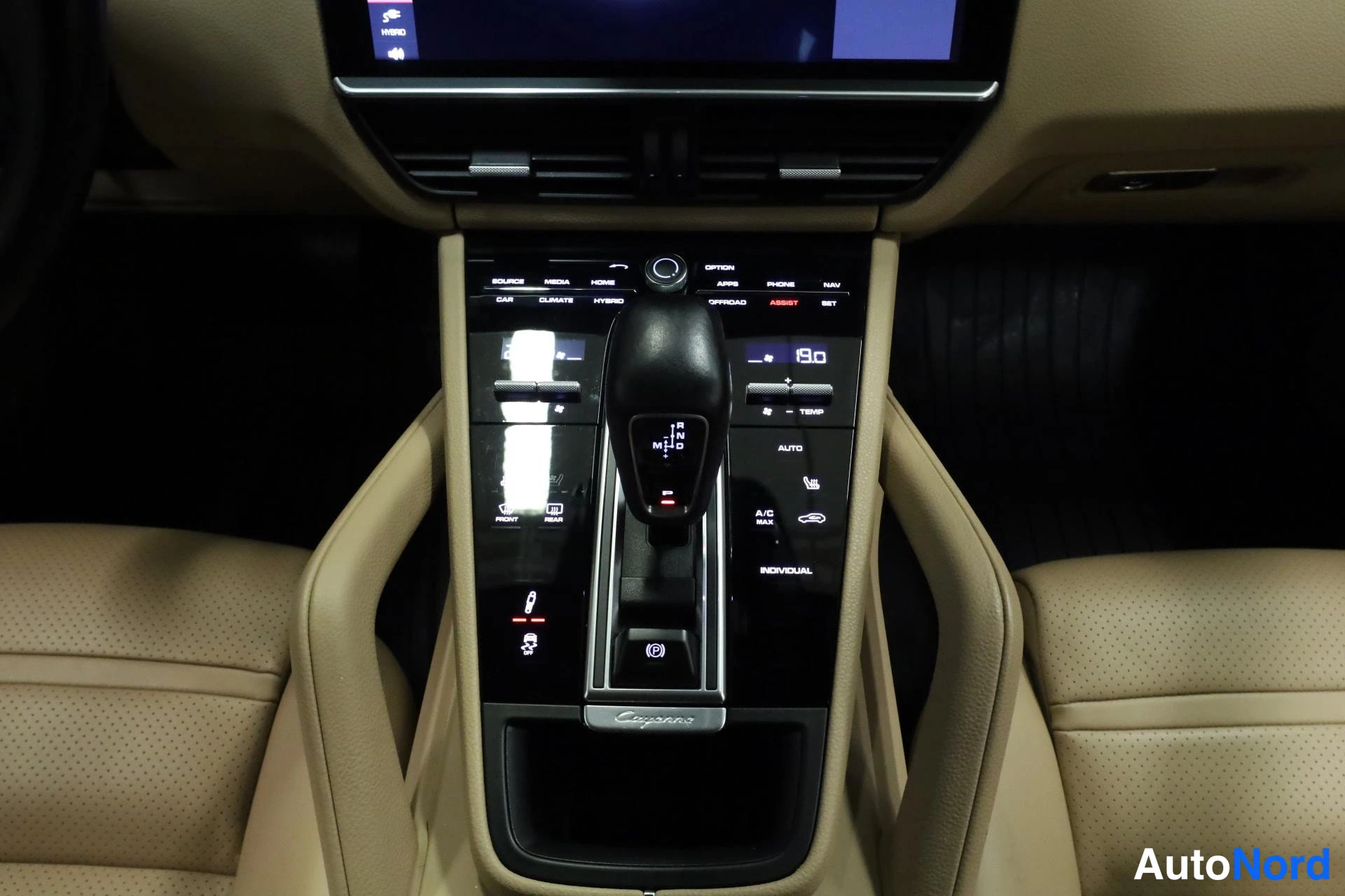 Beige Porsche Cayenne 2019, yksityiskohta, kuva 20