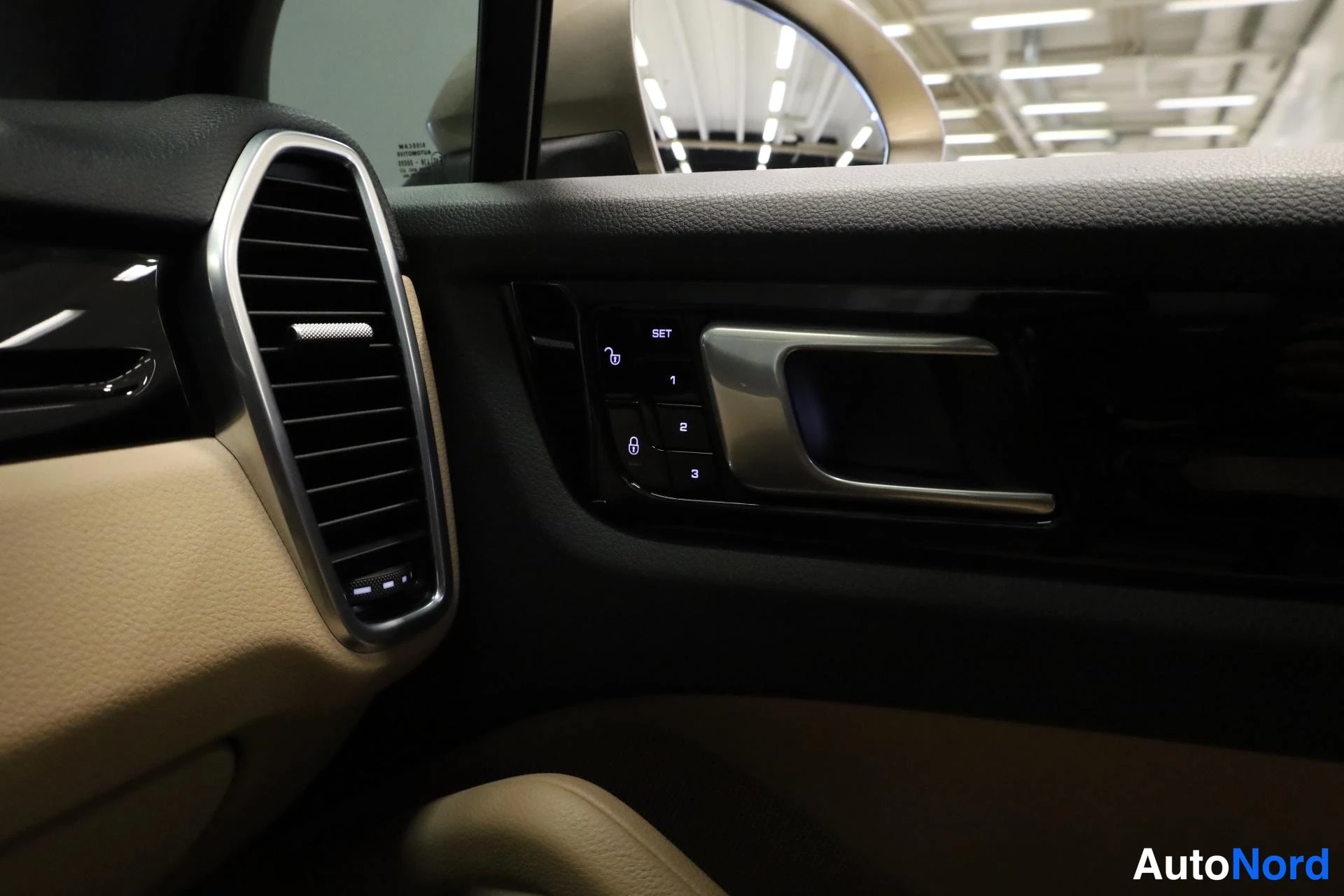 Beige Porsche Cayenne 2019, yksityiskohta, kuva 21