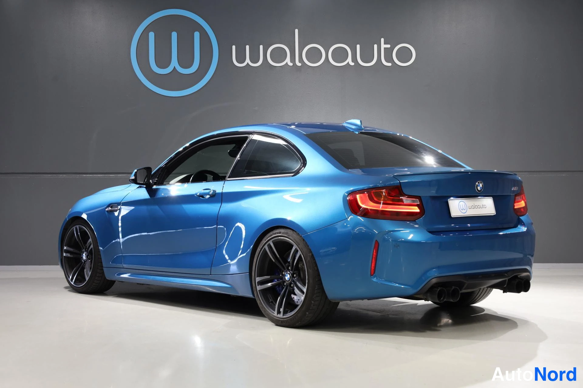 Sininen BMW M2 2017, takaviisto, kuva 8