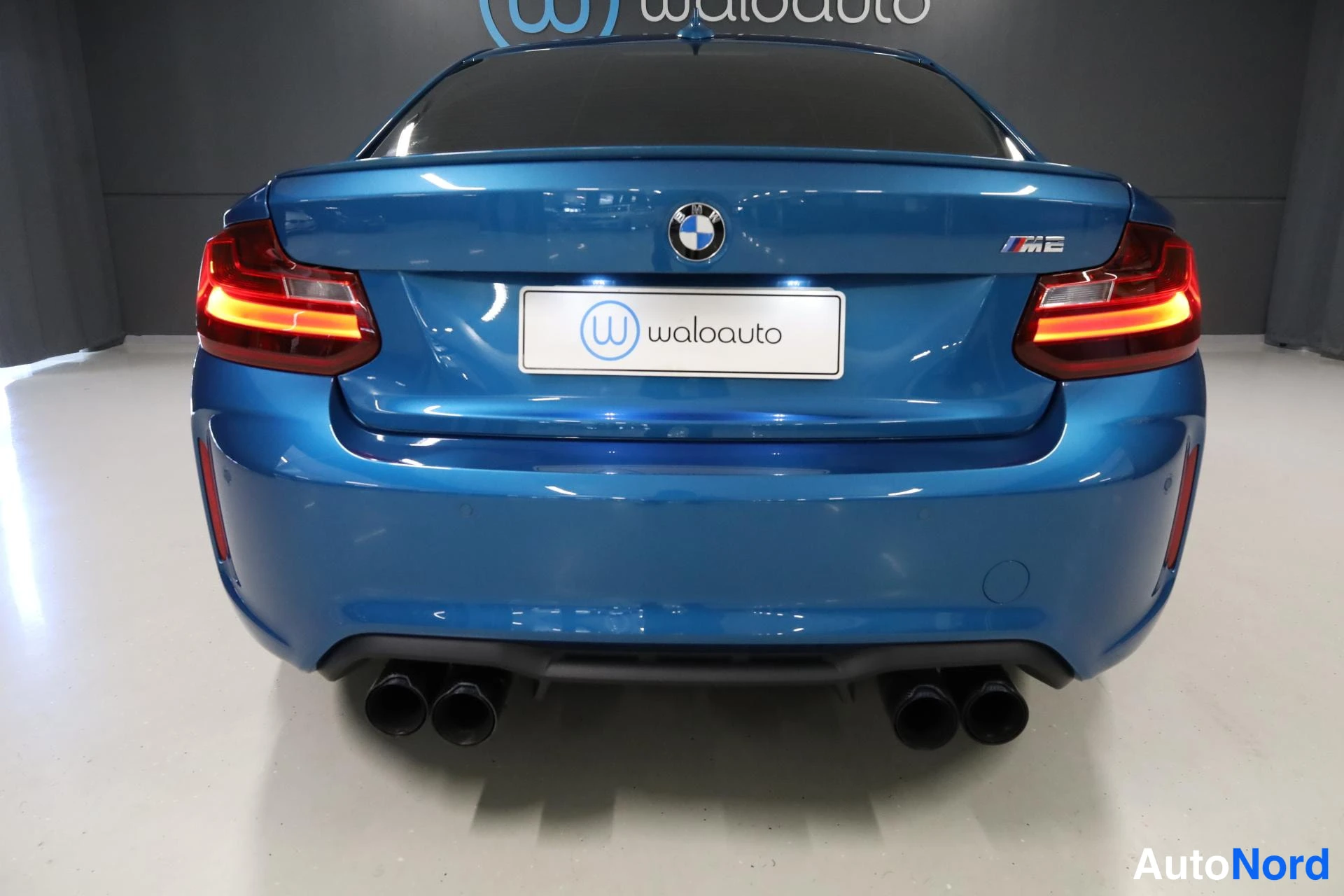 Sininen BMW M2 2017, takaa, kuva 9