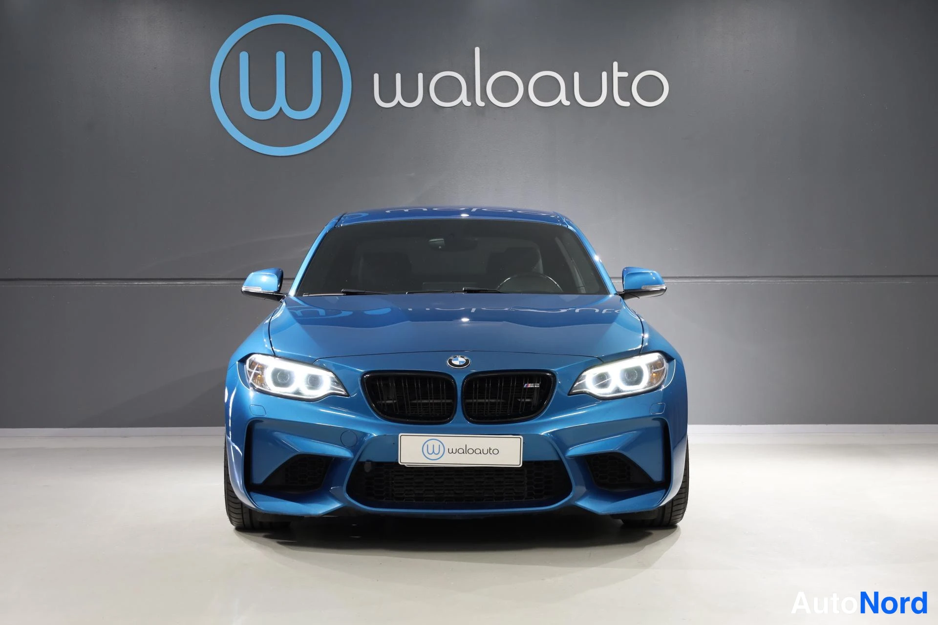 Sininen BMW M2 2017, edestä, kuva 4