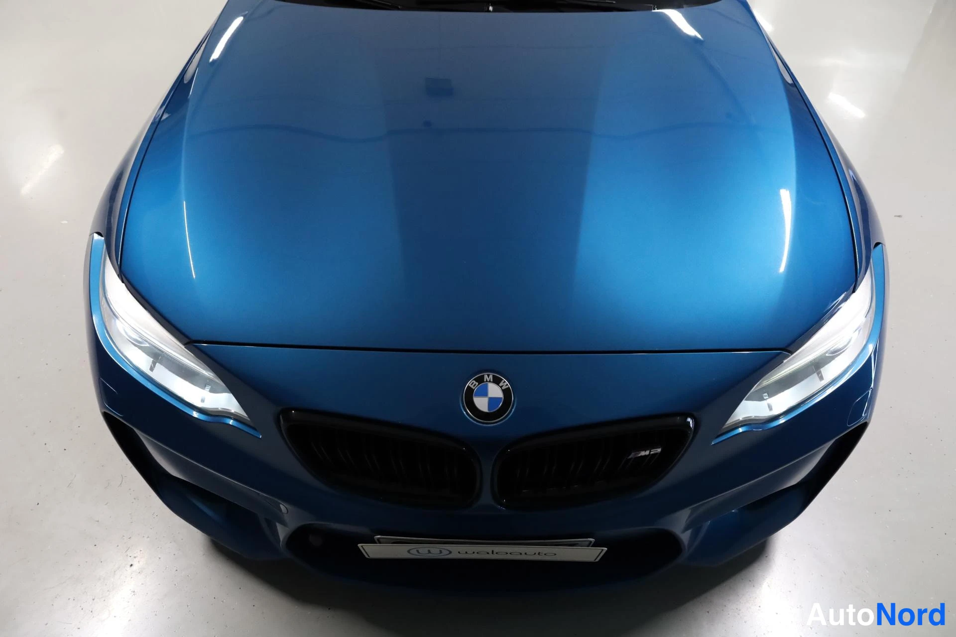 Sininen BMW M2 2017, edestä, kuva 5