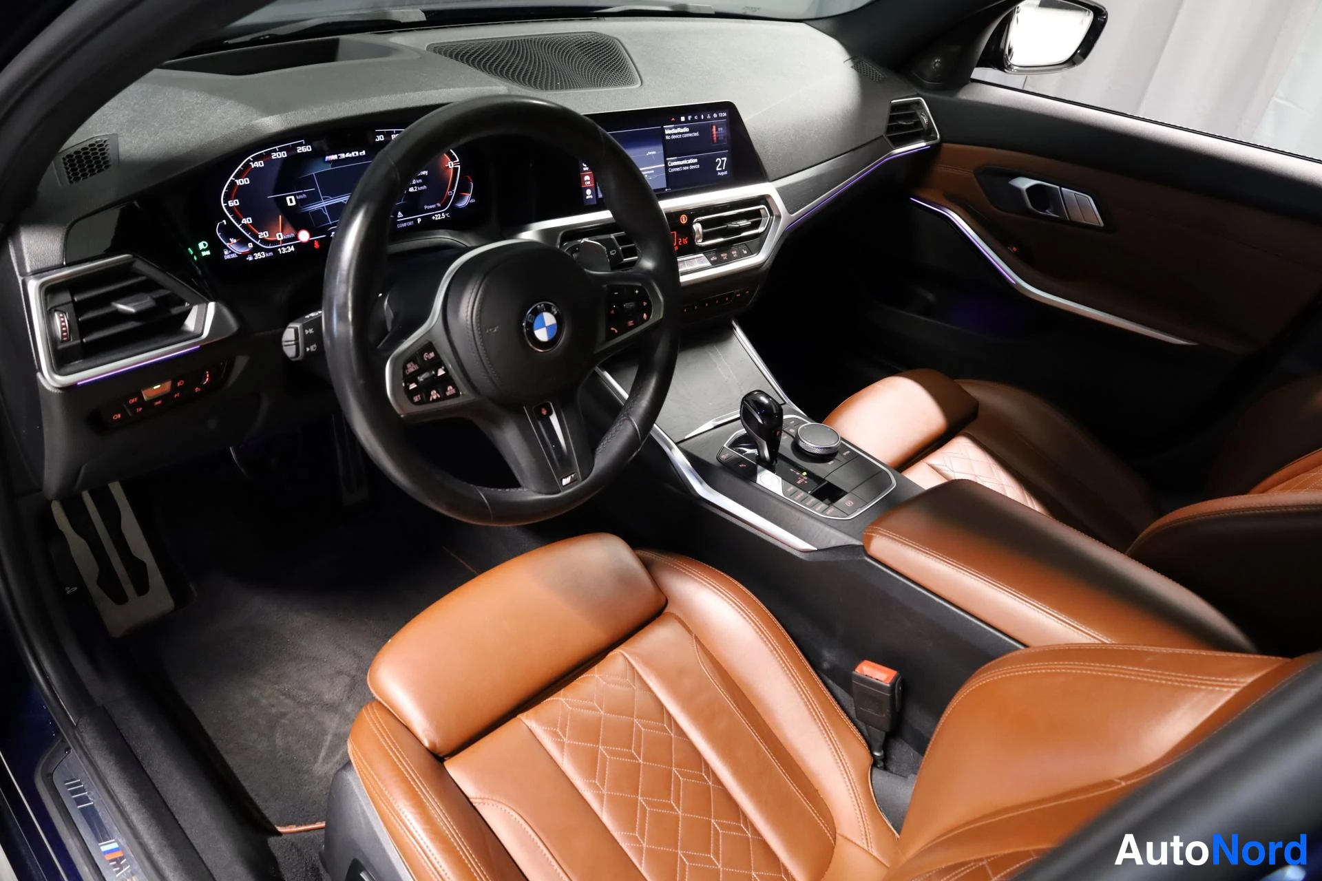 Sininen BMW M340d xDrive 2020, ohjaamo, kuva 10