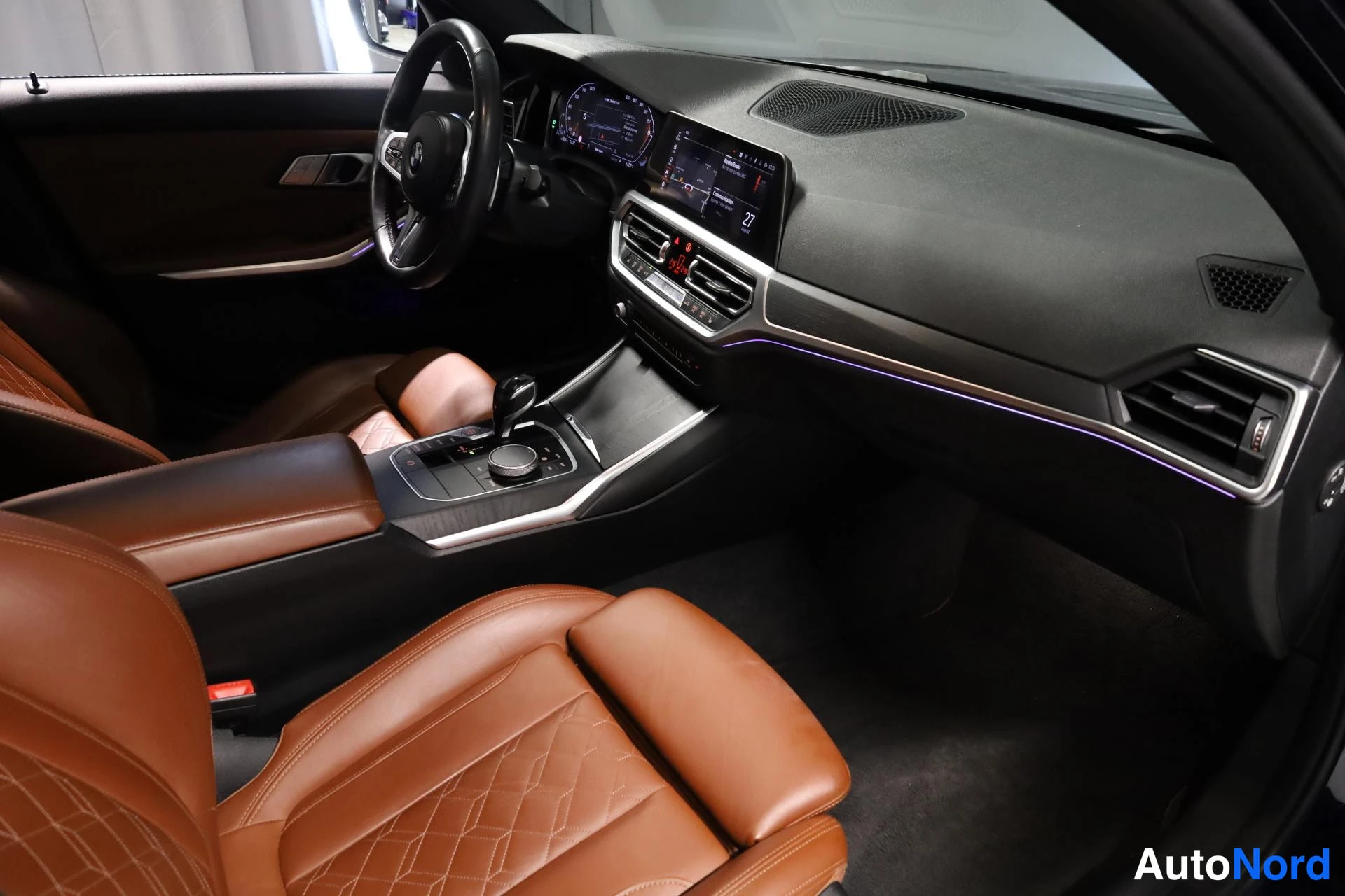 Sininen BMW M340d xDrive 2020, ohjaamo, kuva 12