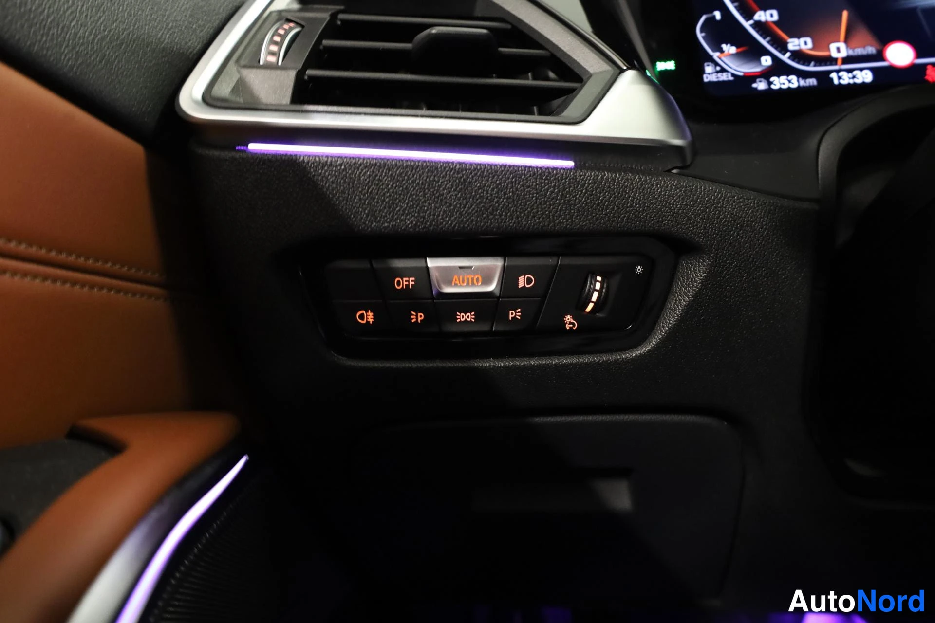 Sininen BMW M340d xDrive 2020, yksityiskohta, kuva 29